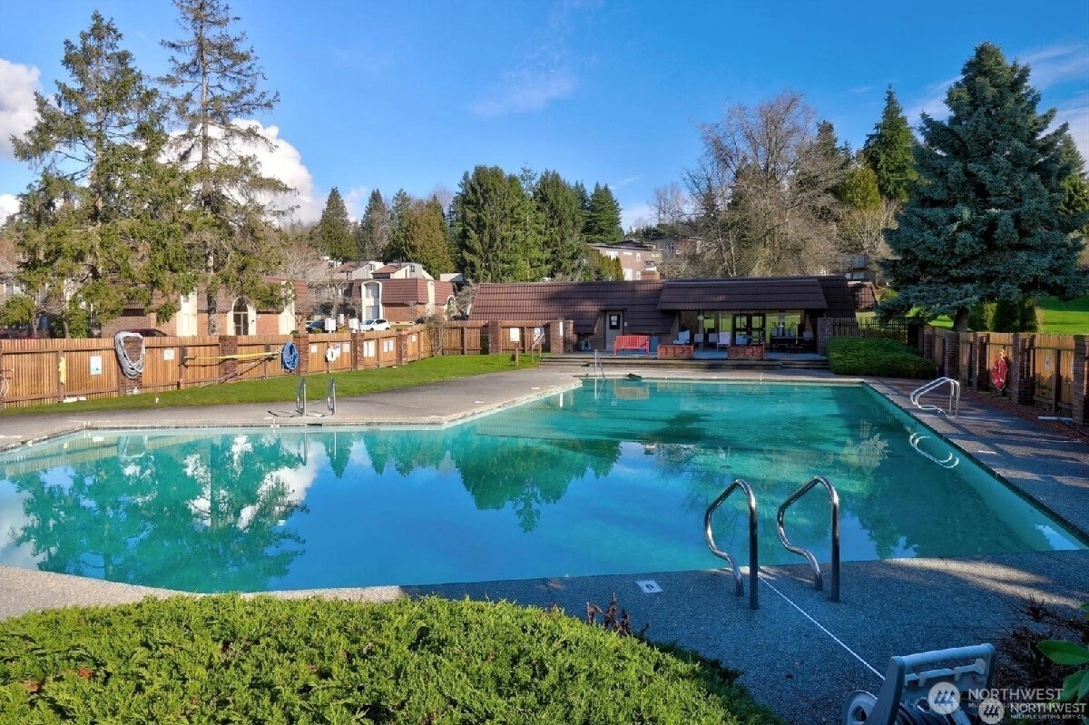 11208 NE 68th St Unit 128 Unit 128 Kirkland WA 98033