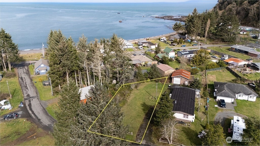 42 Fisherman St Unit  Clallam Bay WA 98326