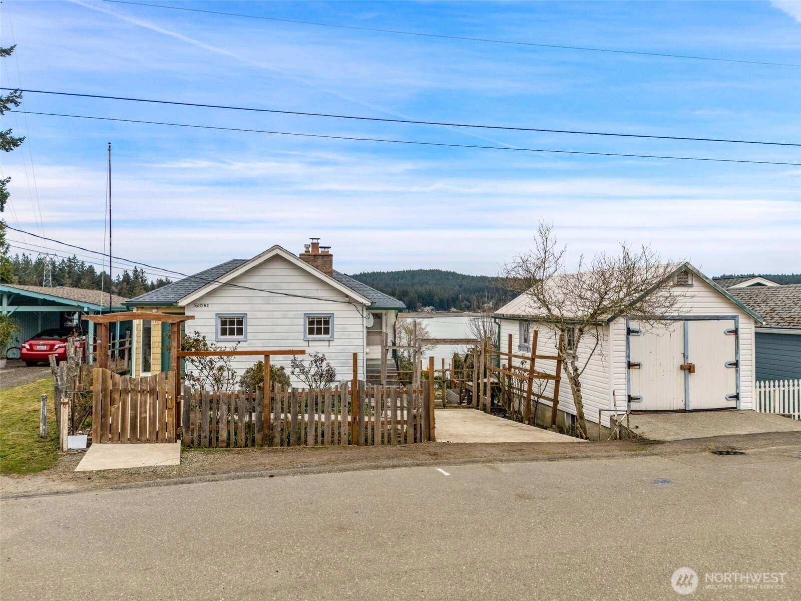 1682 NE Grandview Blvd Unit  Keyport WA 98345