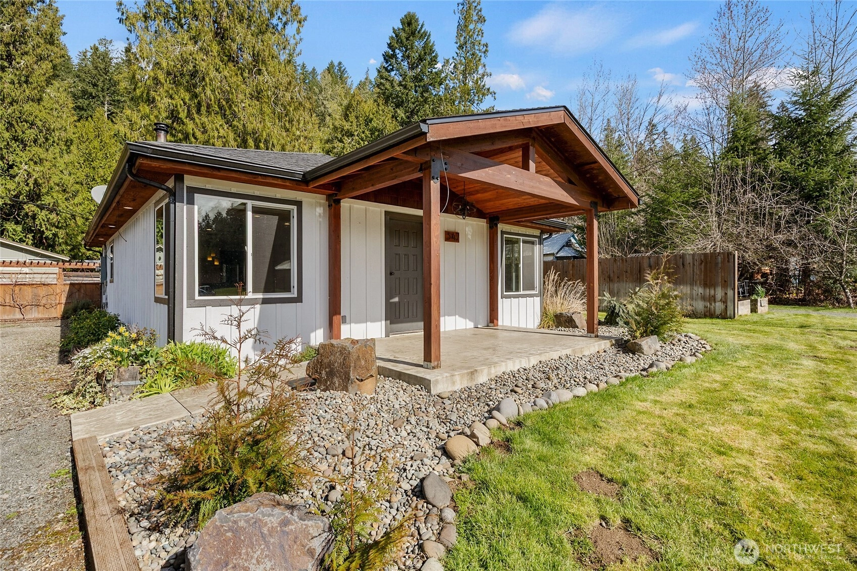 547 Silverbrook Rd Randle WA 98377