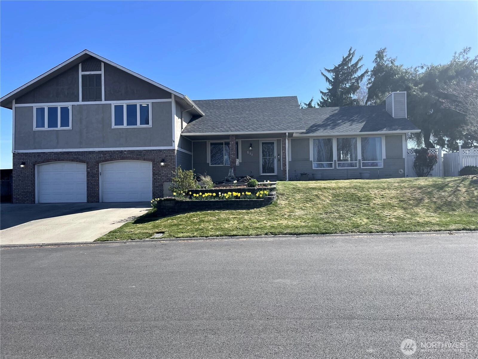 511 Reed St E Unit  Zillah WA 98953