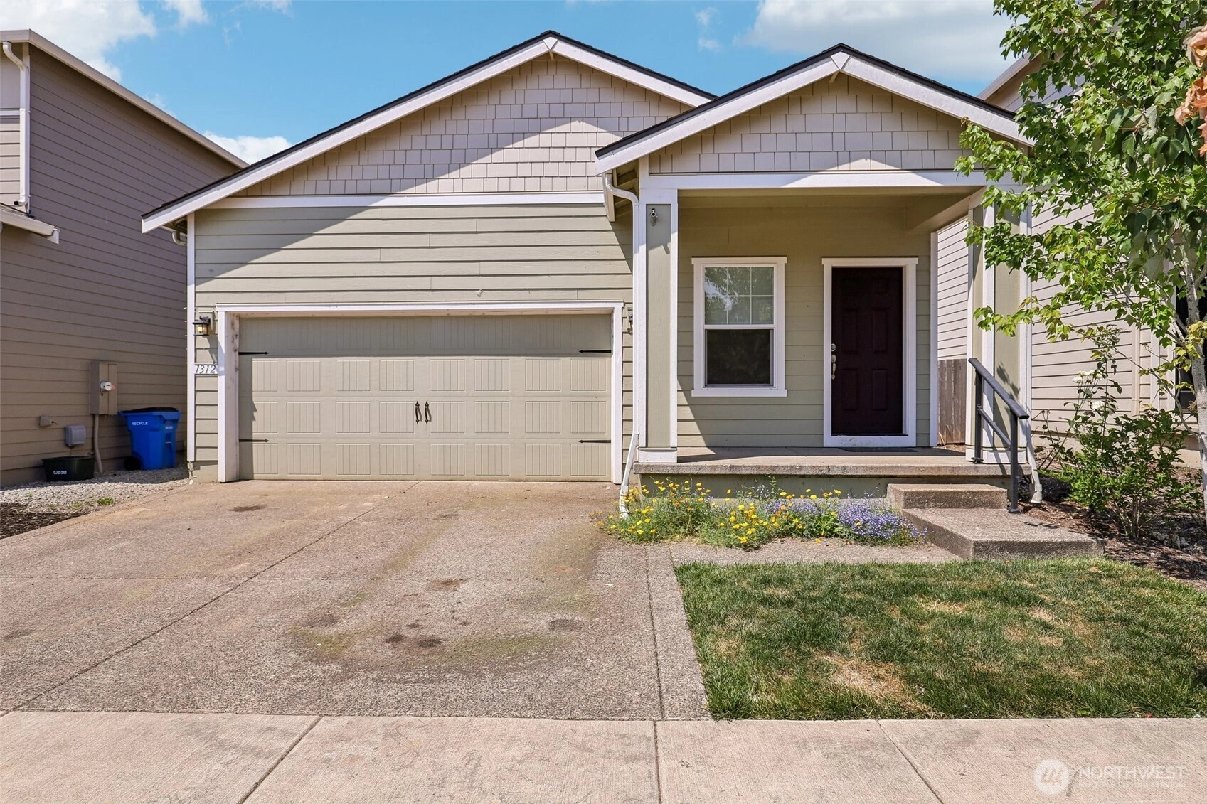 1312 W 17th Ave La Center WA 98629