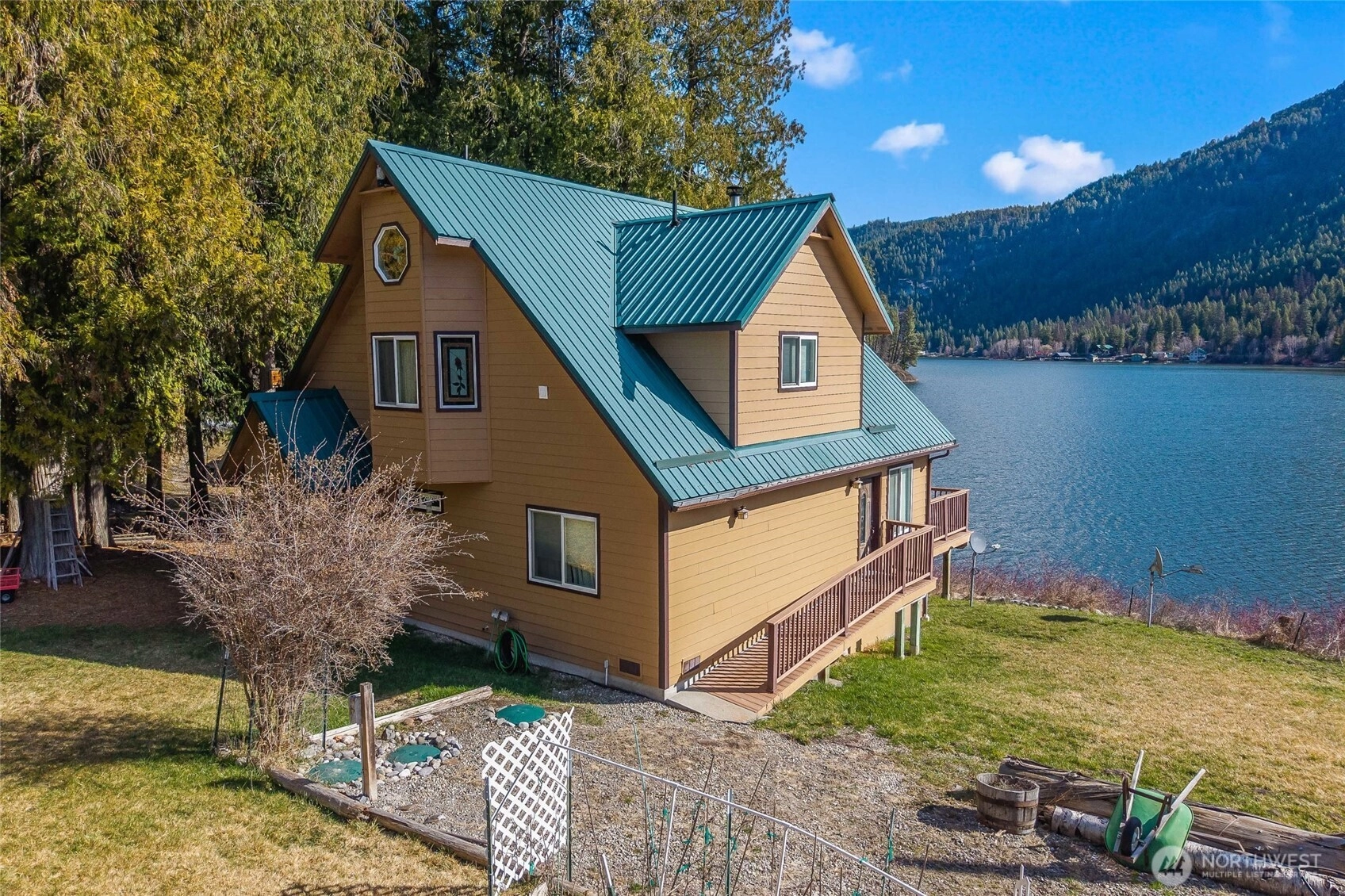 2876 Deep Lake South Shore Rd Colville WA 99114