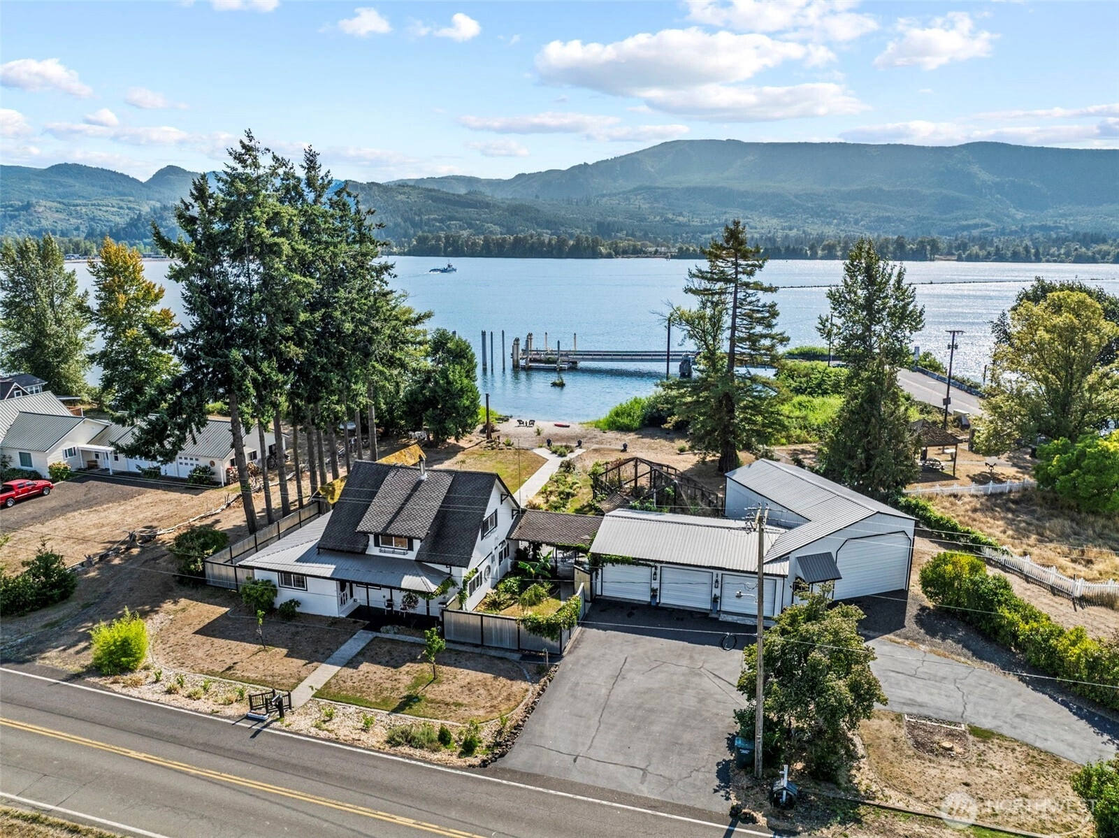 10 E Sunny Sands Rd Cathlamet WA 98612