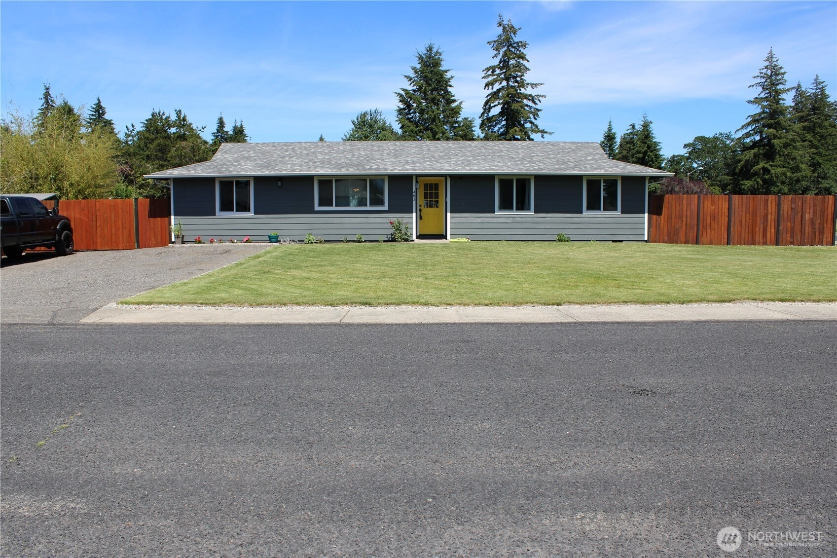 402 California Ave N Rainier WA 98576