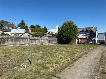 200 E Arizona Ave Unit  Roslyn WA 98941