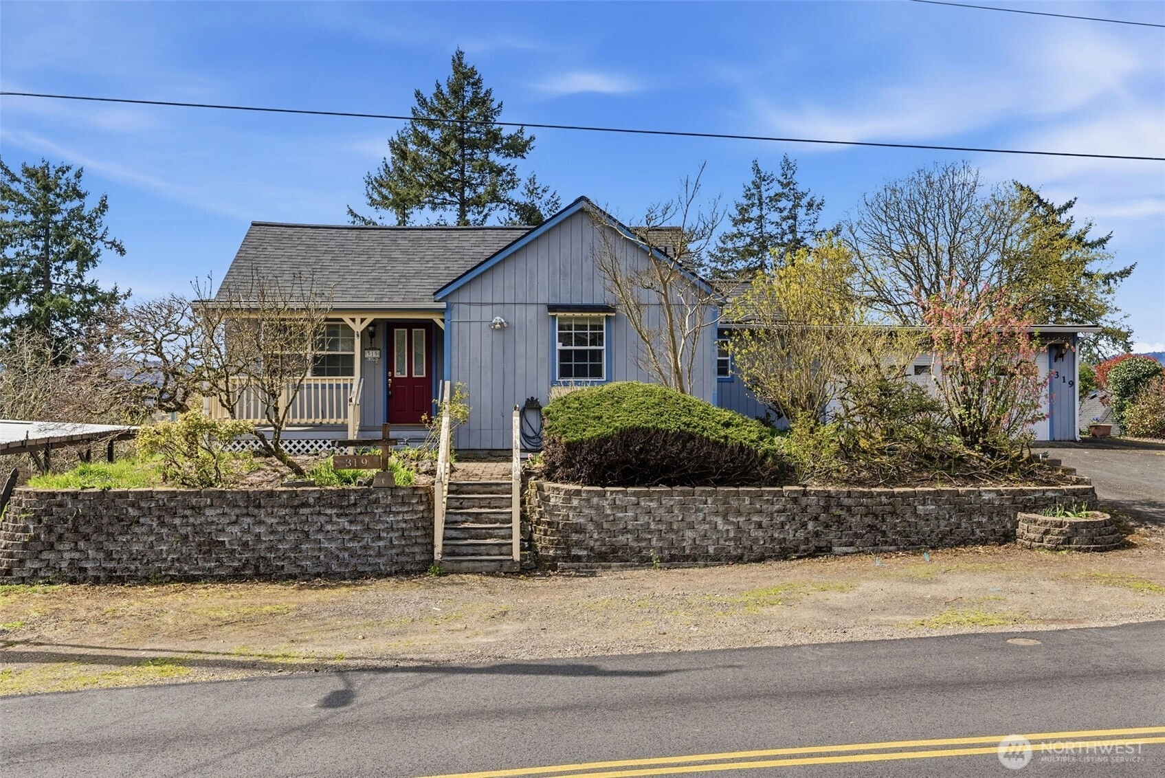 319 N 3rd St Kalama WA 98625