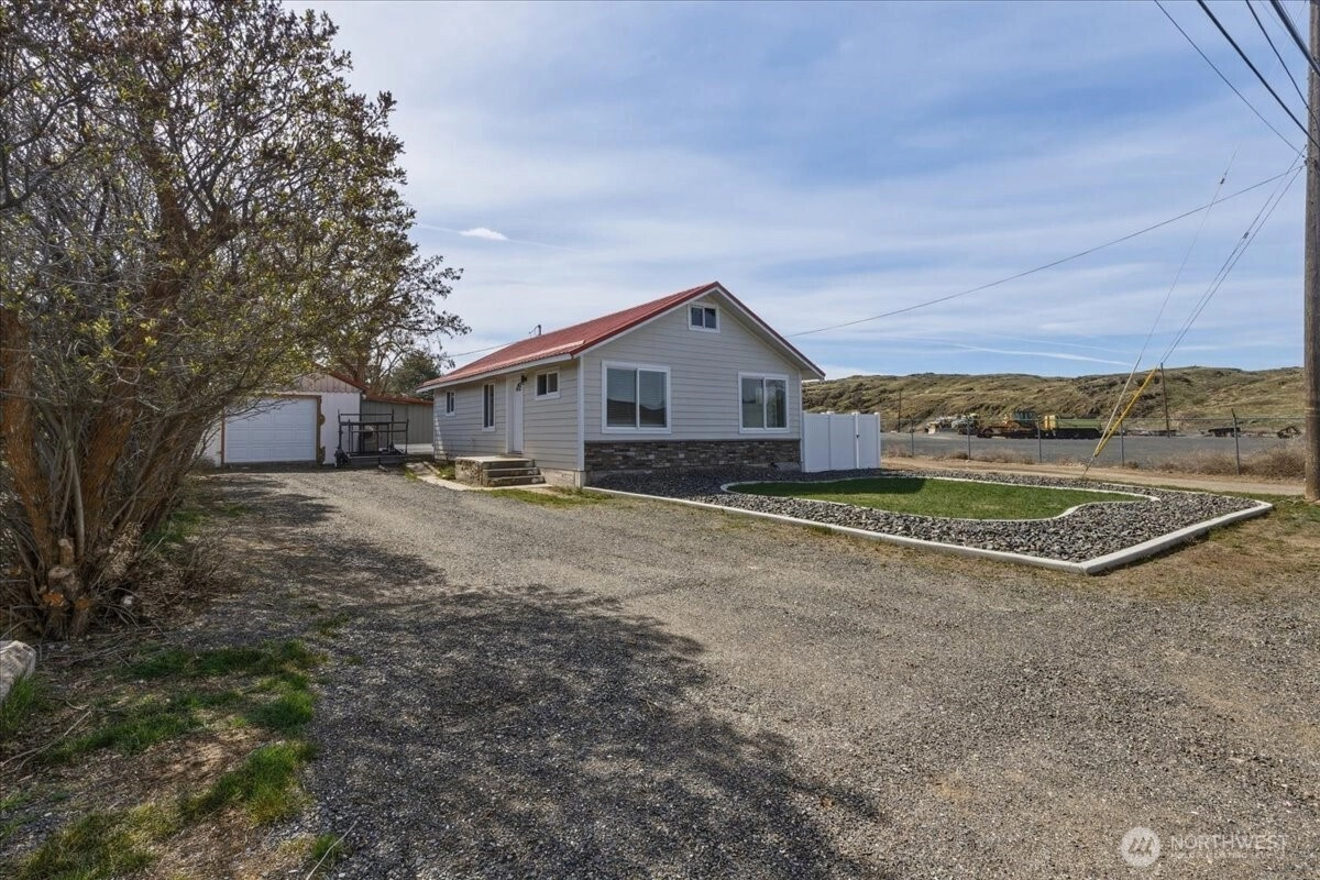 328 Sunny Dr Electric City WA 99123