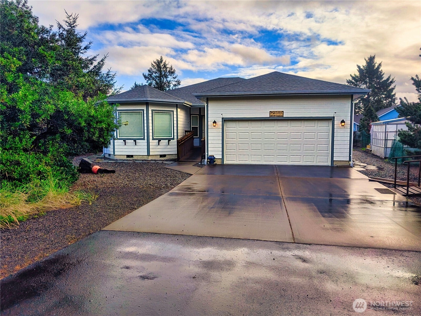 258 N Razor Clam Dr SW Unit  Ocean Shores WA 98569