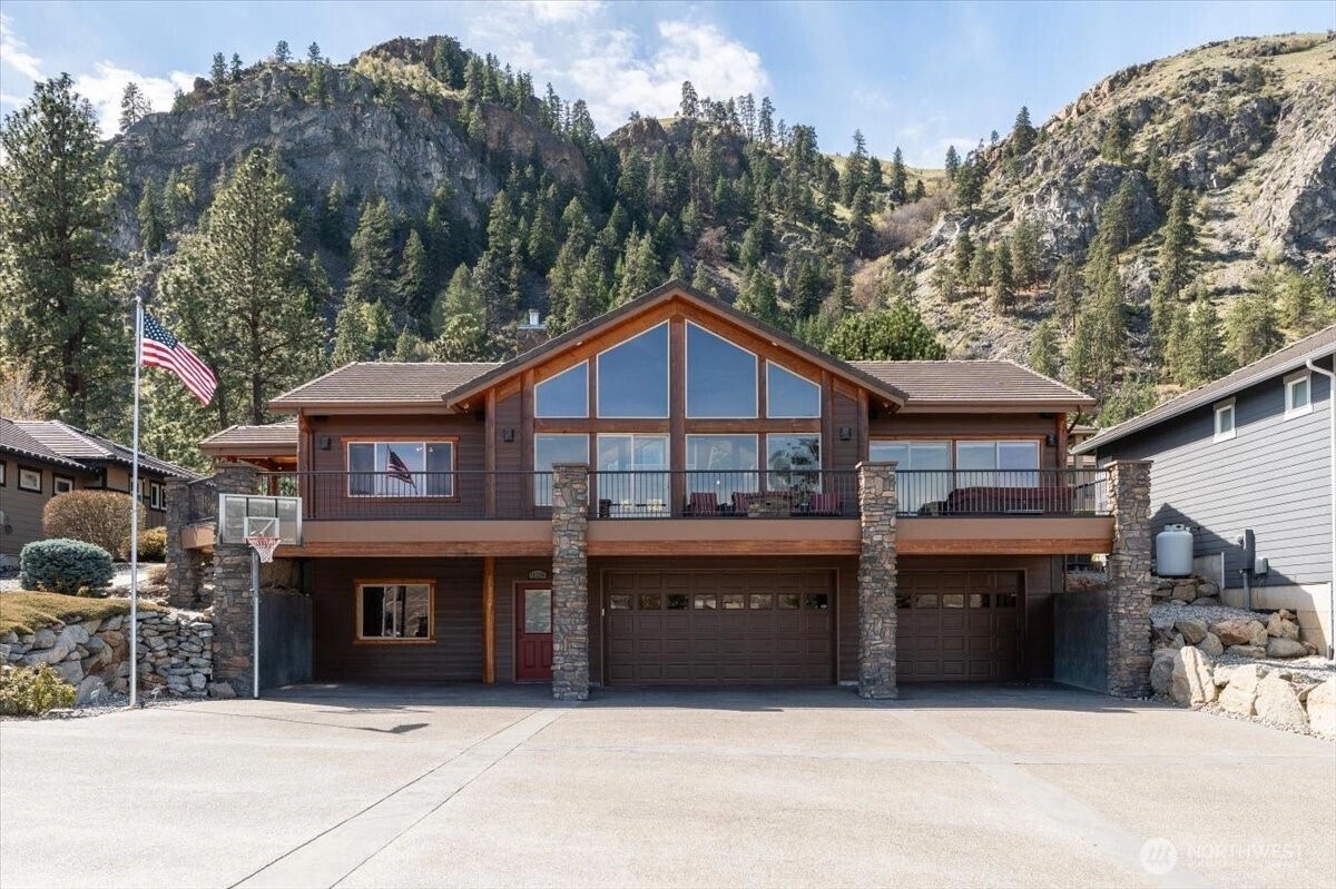 15320 Lakeview St Entiat WA 98822