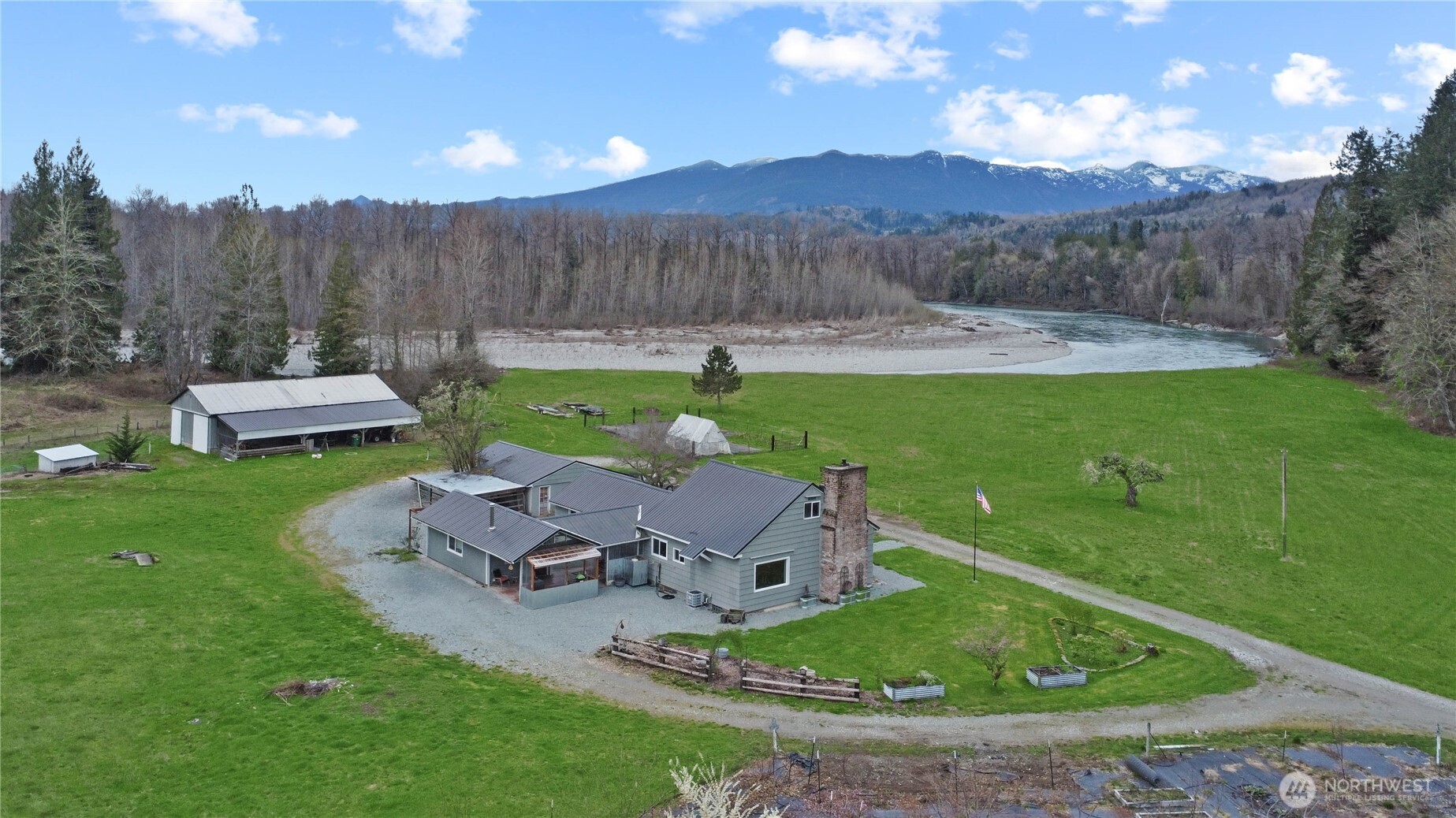 9040 Thunderbird Ln Concrete WA 98237