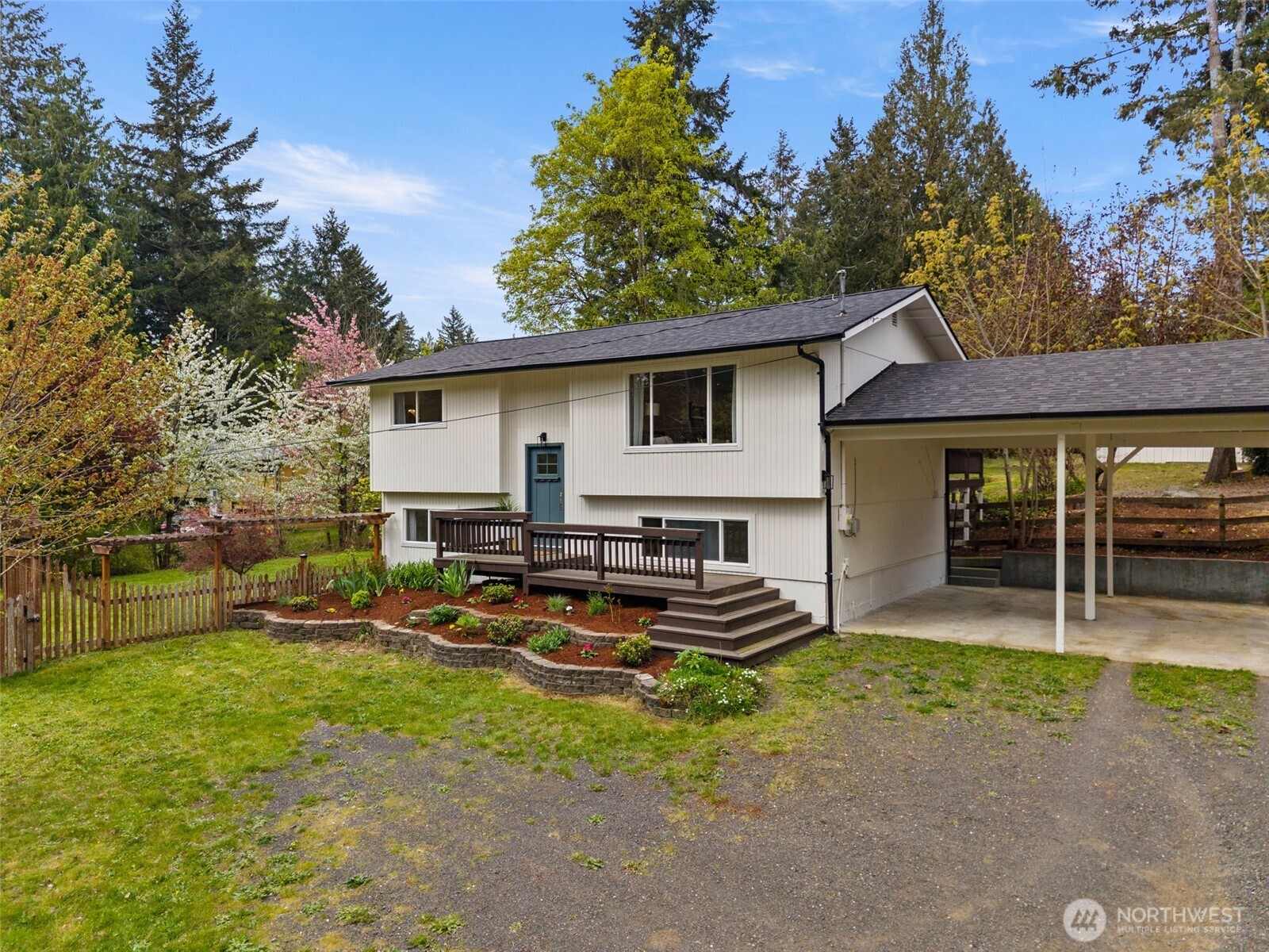 4631 E Grapeview Loop Rd Allyn WA 98524
