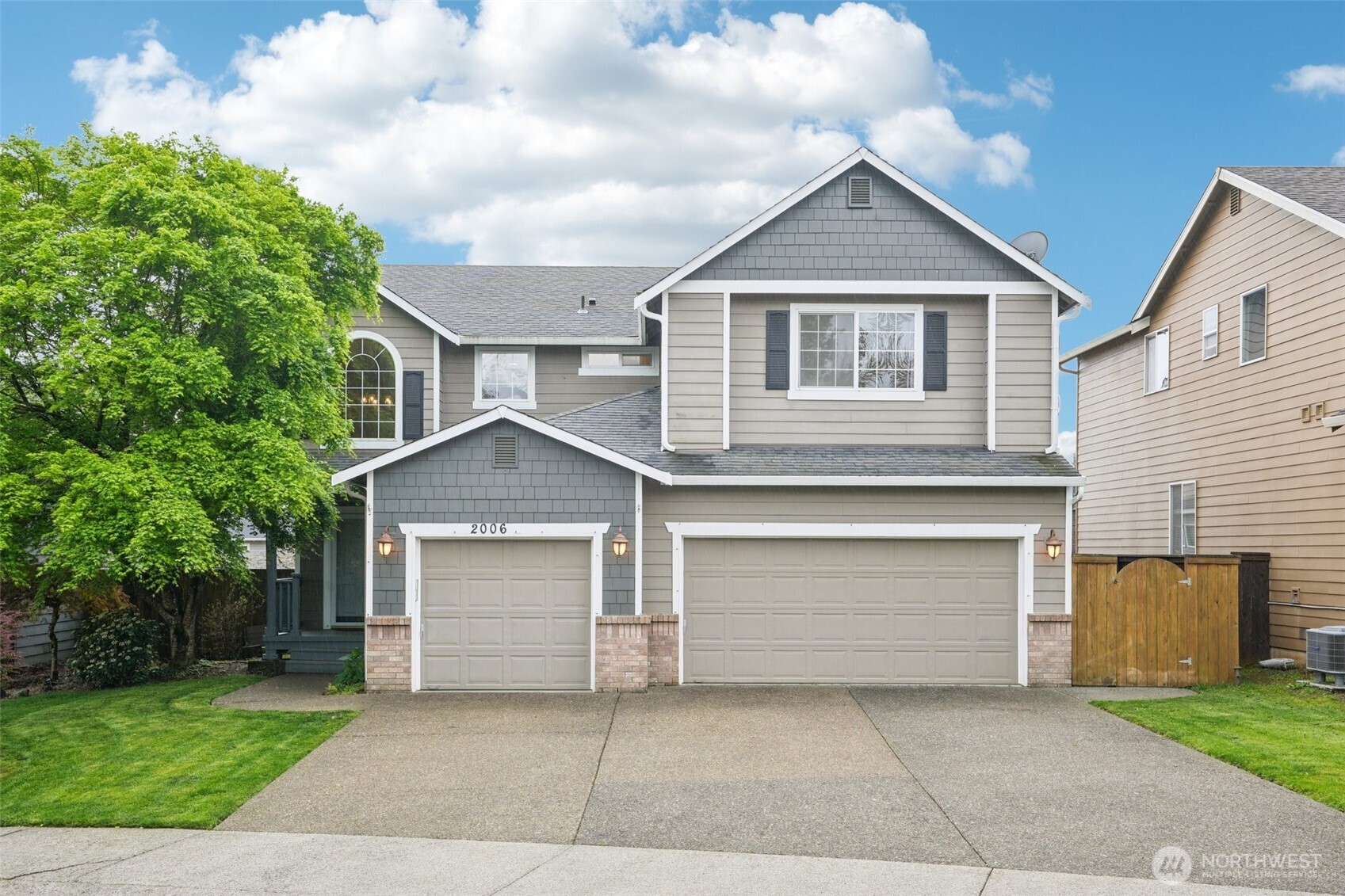 2006 NW Fargo Loop Unit  Camas WA 98607