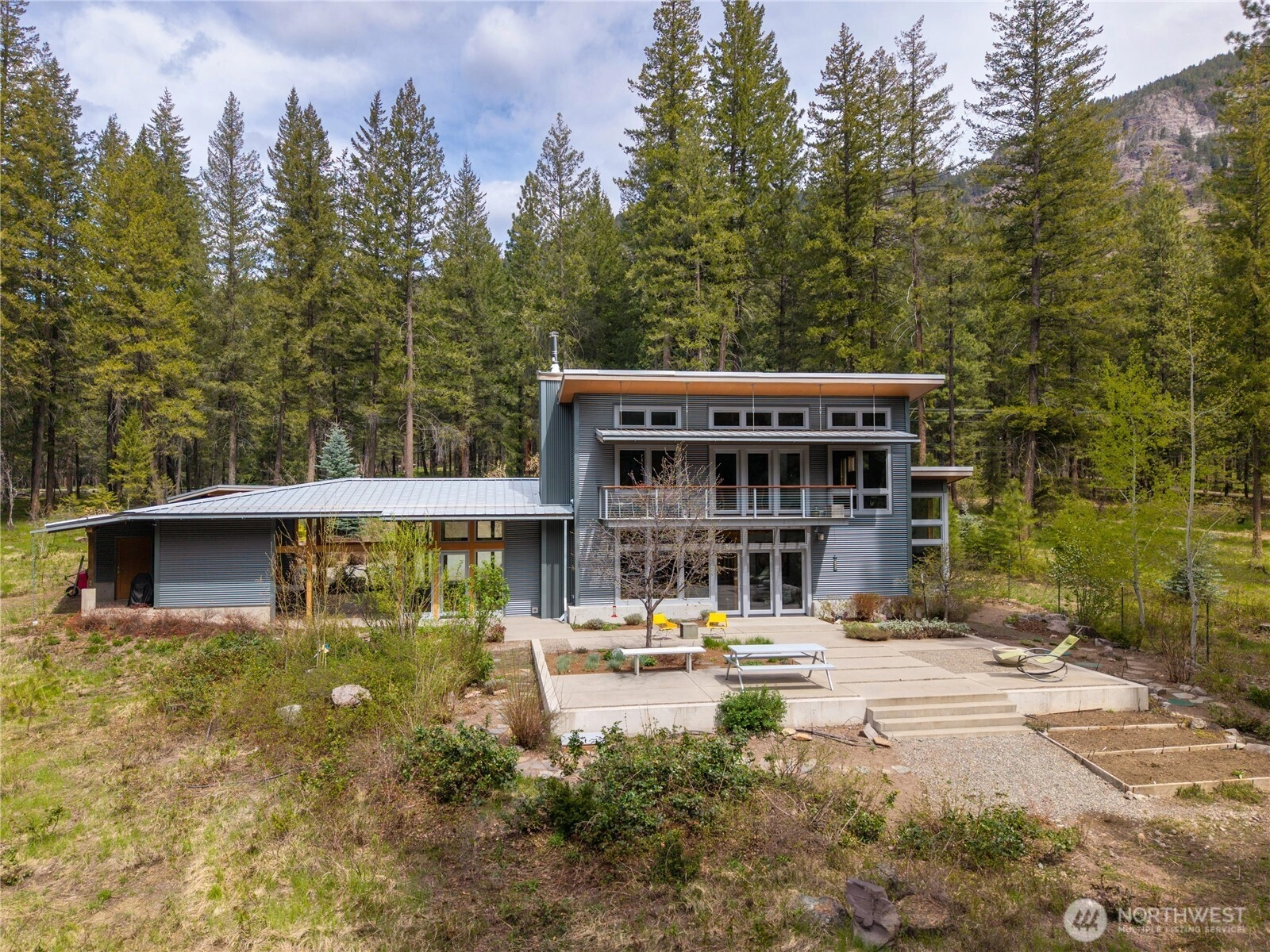 589 Lost River Road Mazama WA 98833