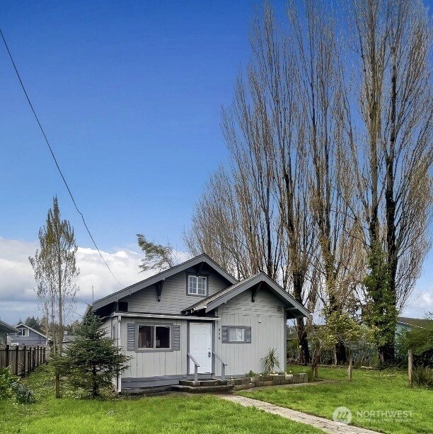 518 California Ave Unit  South Bend WA 98586