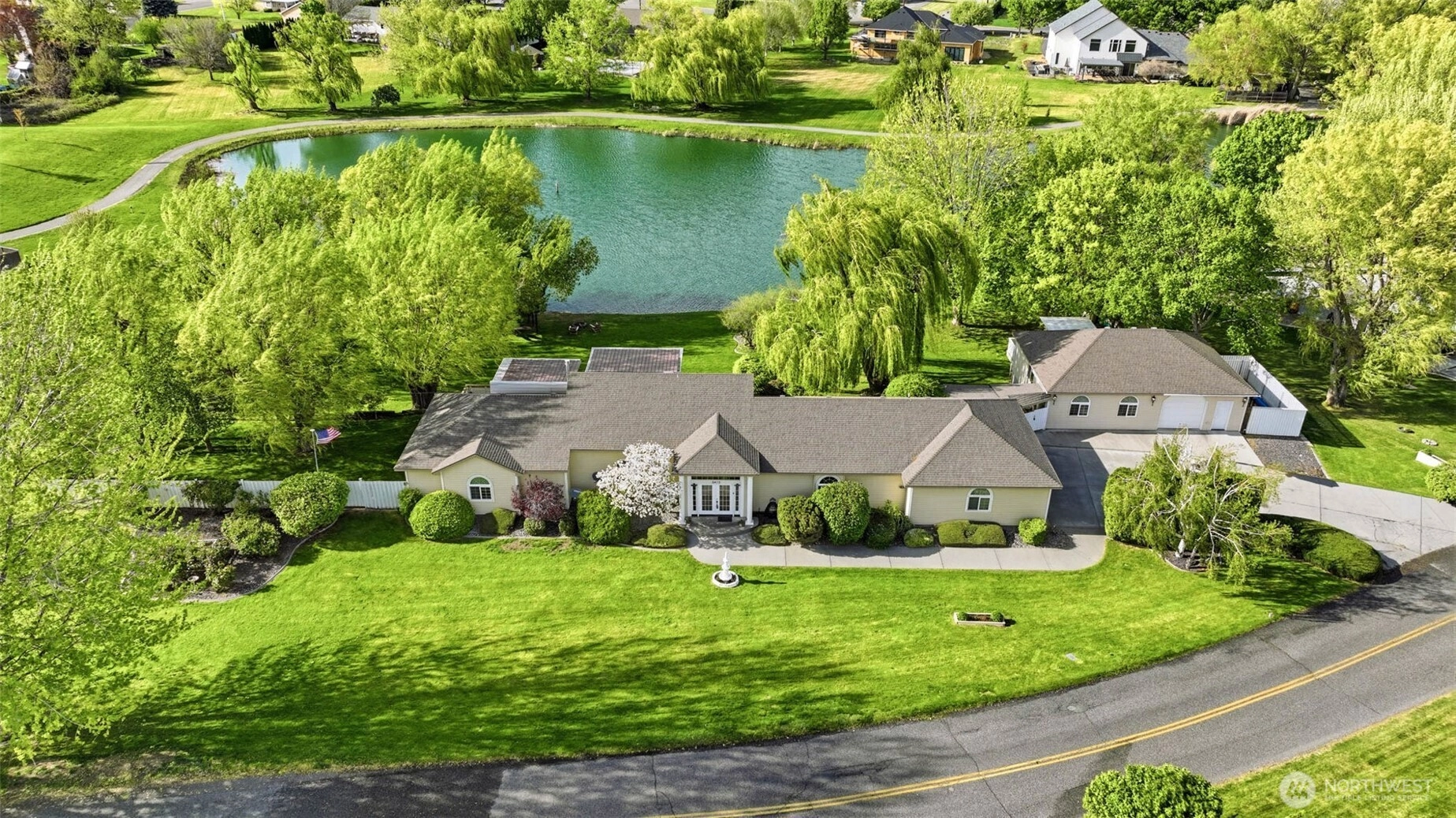 3413 Eastlake Dr West Richland WA 99353