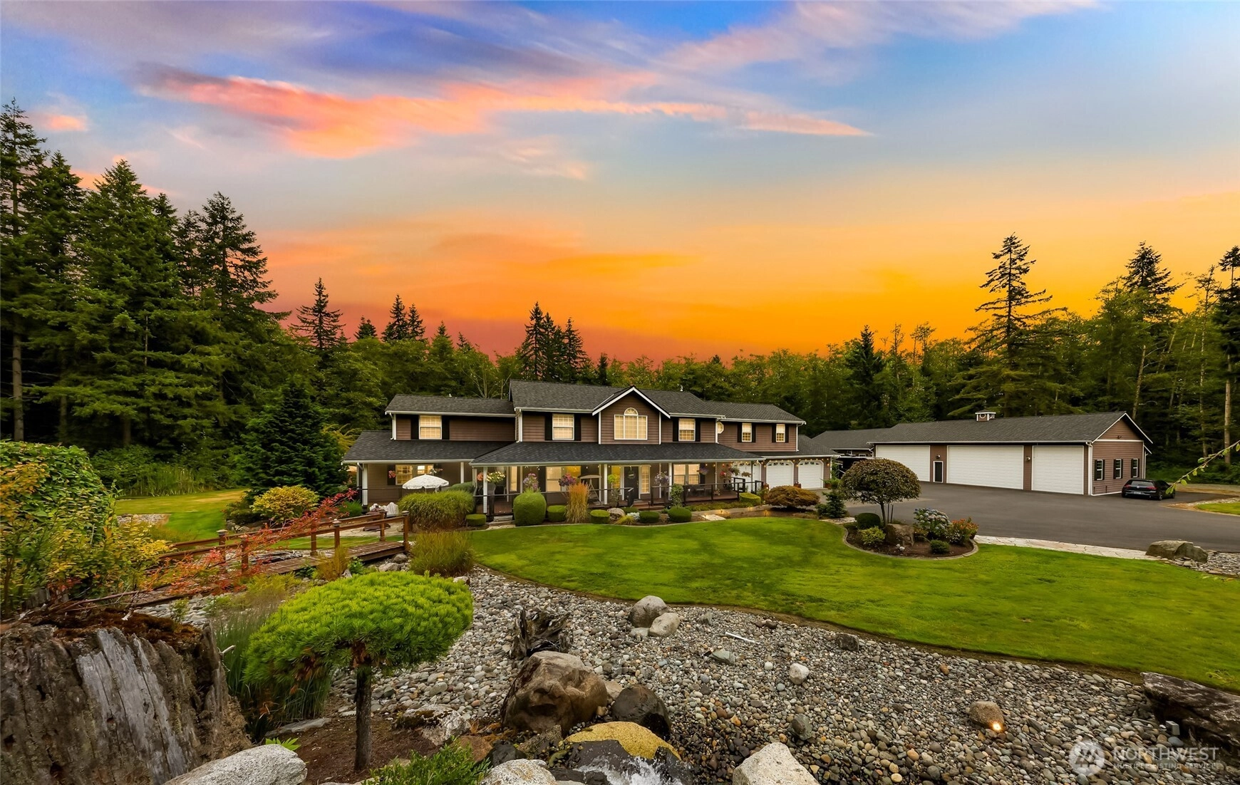4879 Robinwood Ln Bow WA 98232