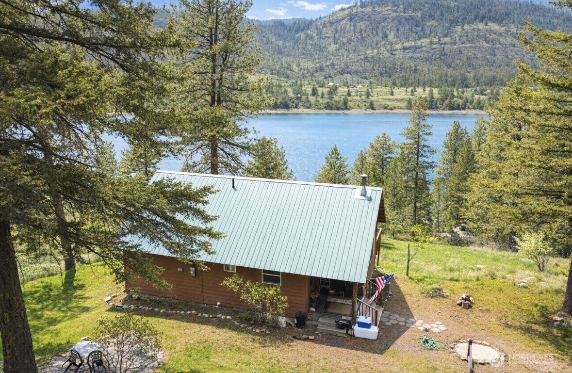 40 E Wannacut Ln Unit  Oroville WA 98844