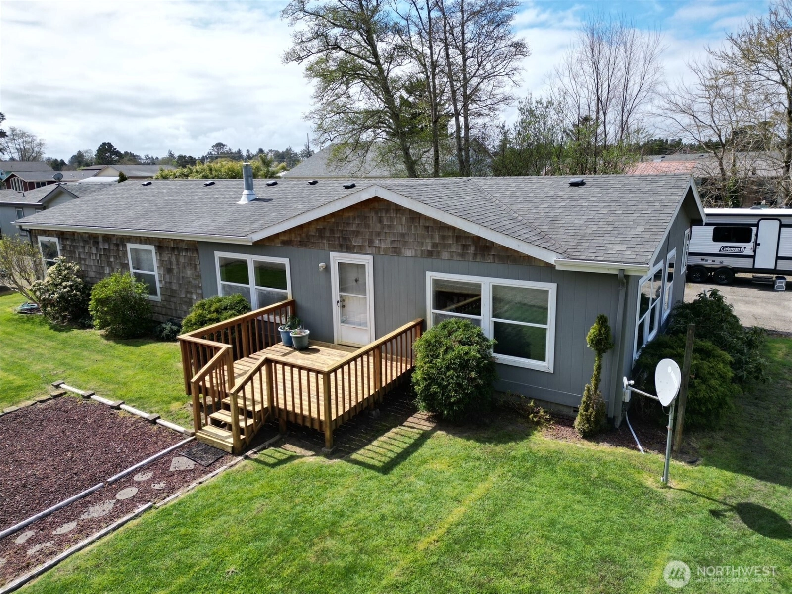 305 Godsey Ln Long Beach WA 98631