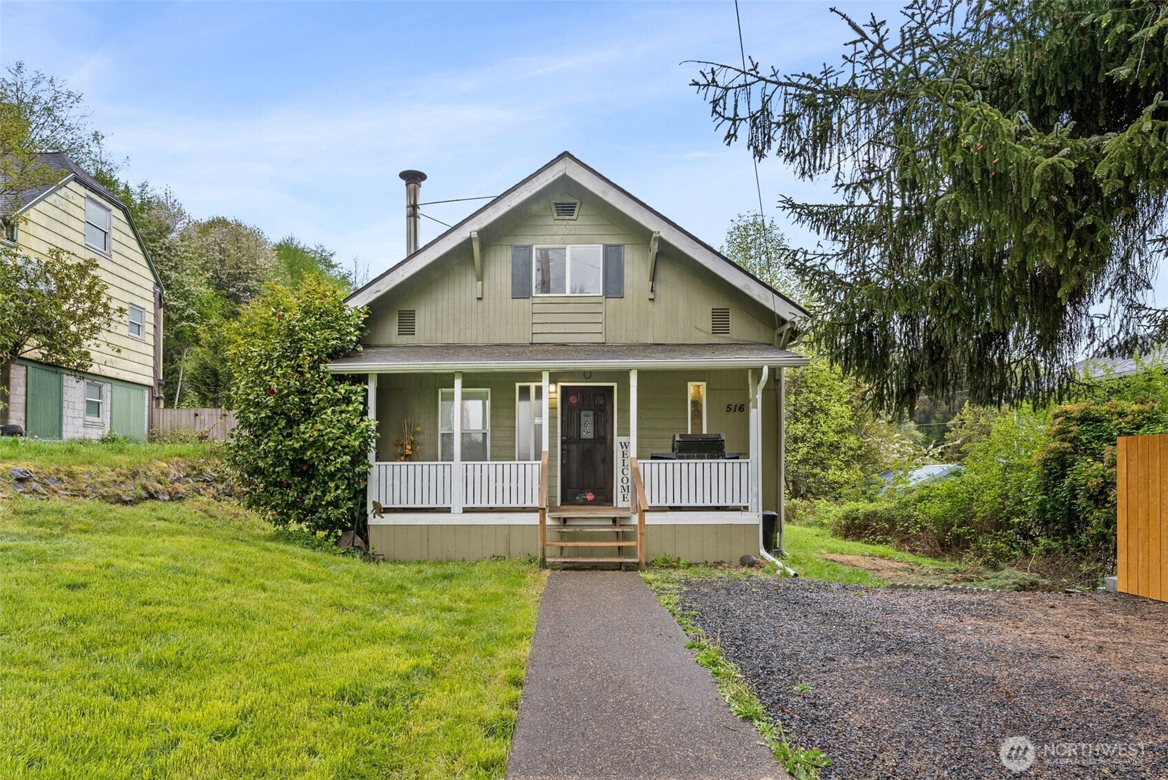 516 Ballentine St Raymond WA 98577