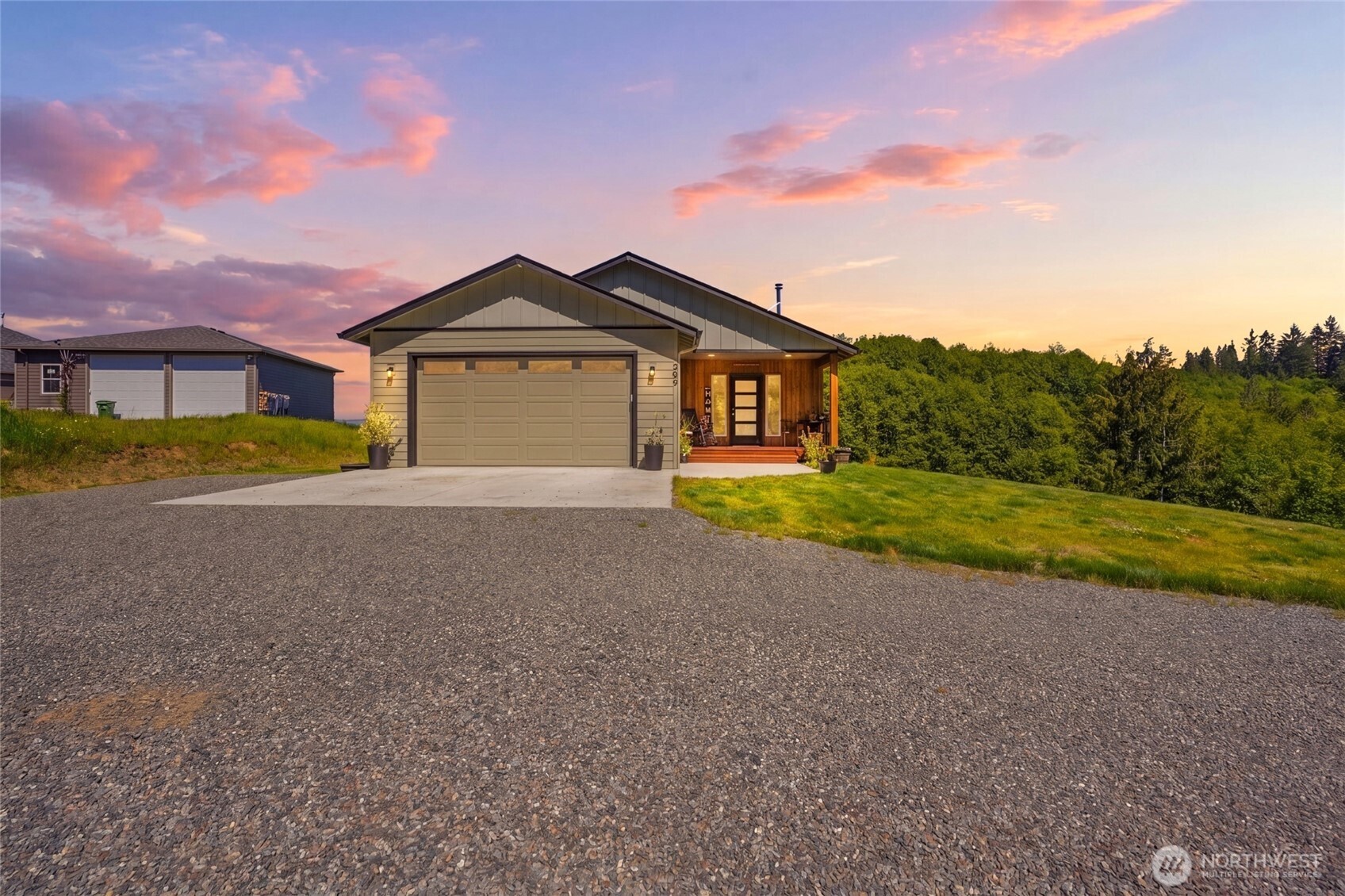 200 Red Hawk Dr Castle Rock WA 98611