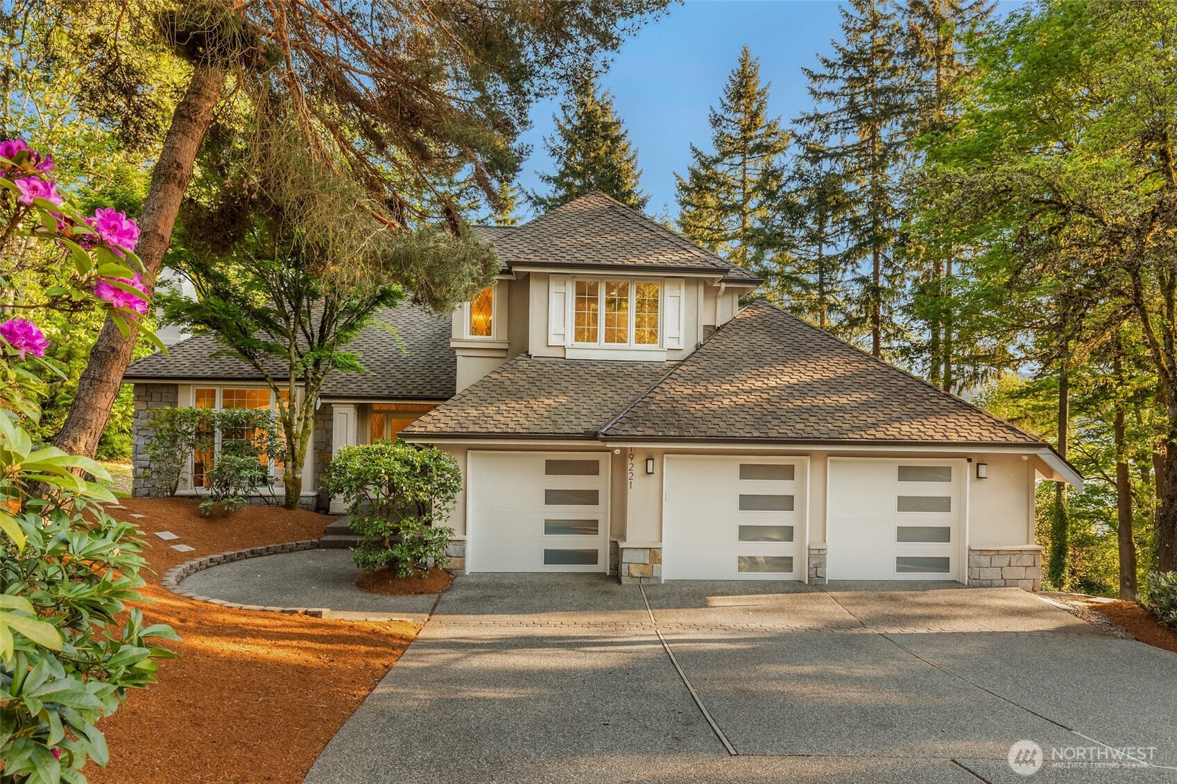 19221 SE 25th St Unit  Sammamish WA 98075