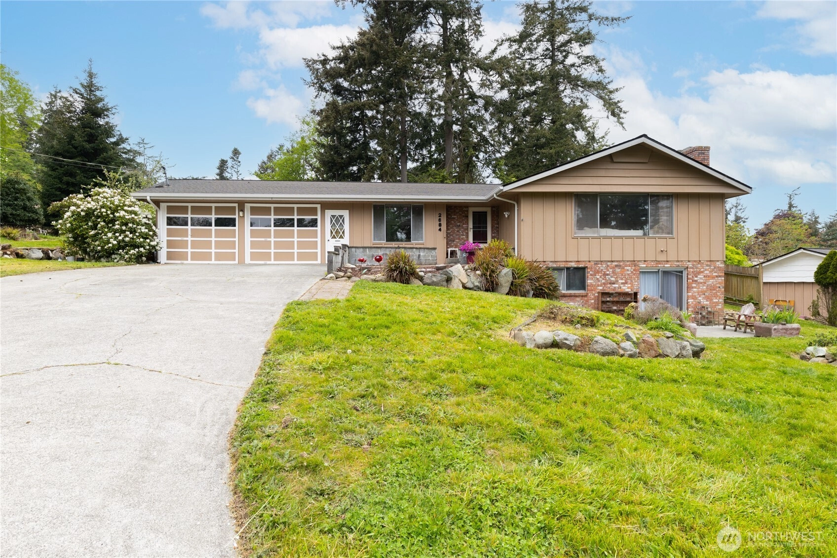 2684 Olympic Dr Oak Harbor WA 98277