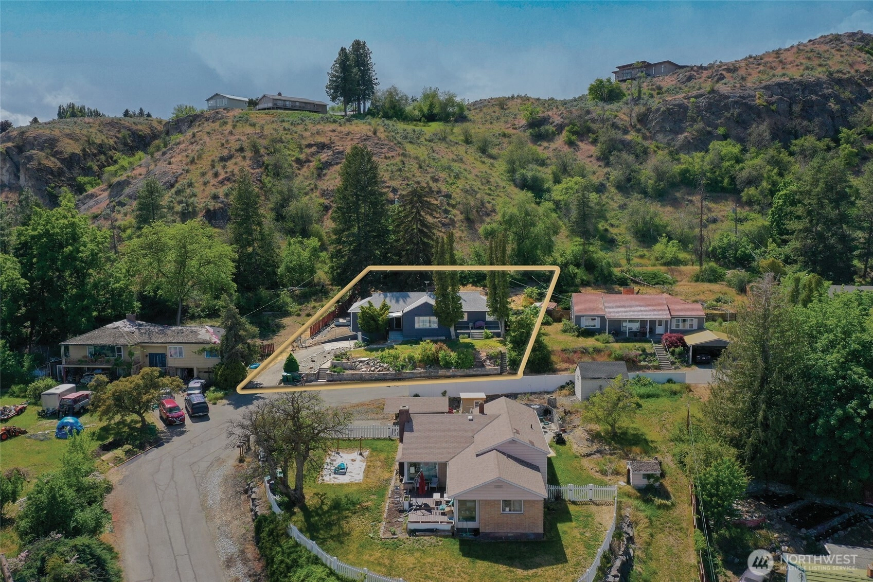 144 Montvu Dr Unit  Omak WA 98841