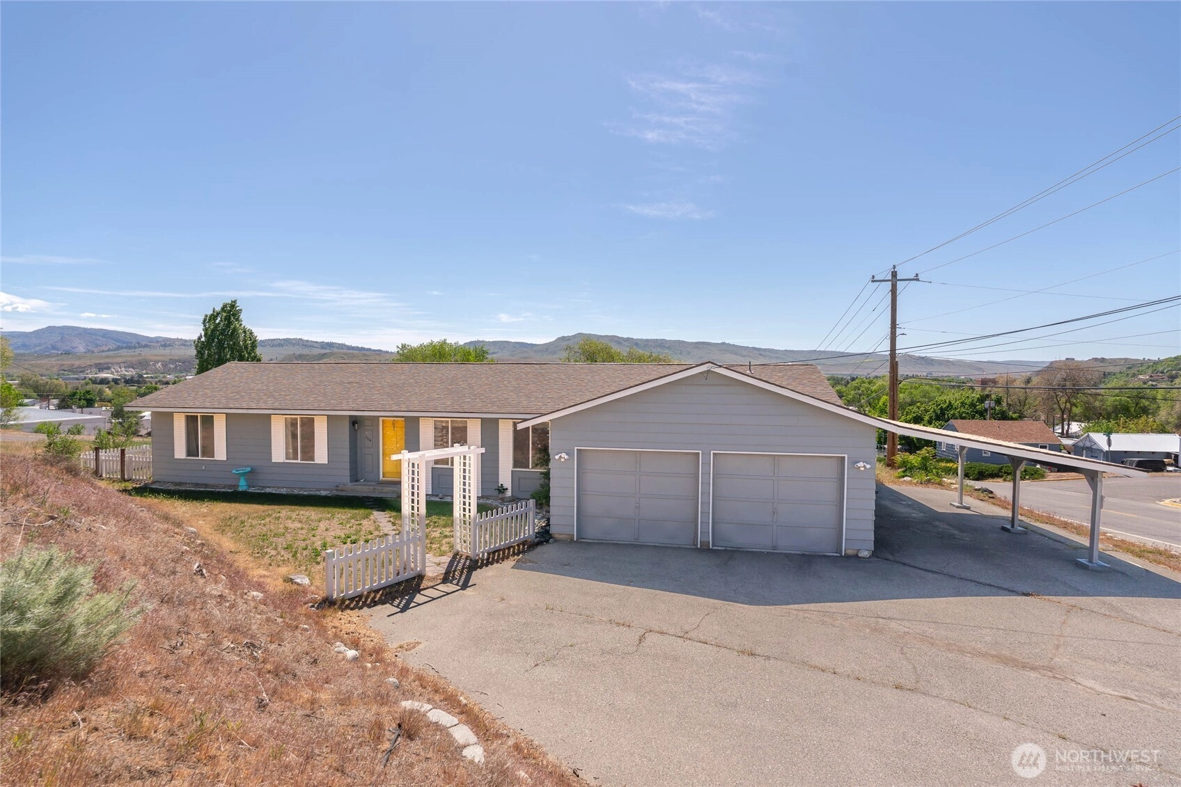 504 Ash St Omak WA 98841