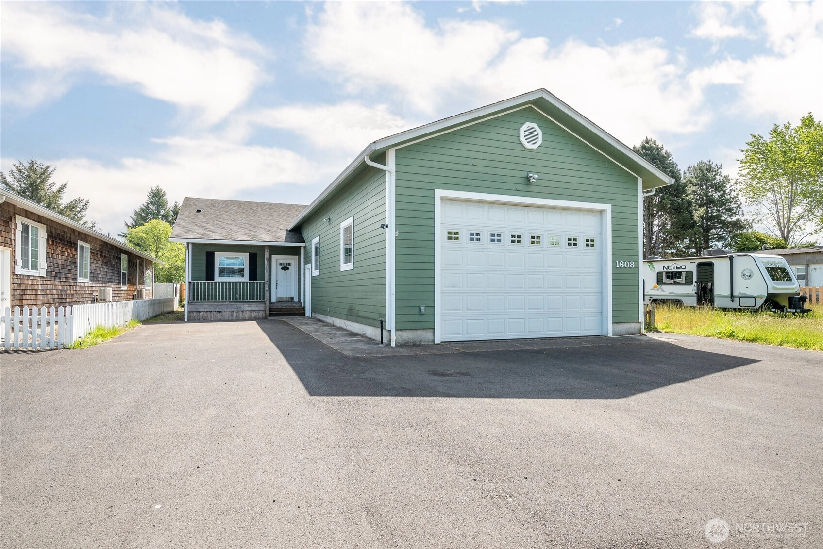 1608 N Washington Ave Long Beach WA 98631