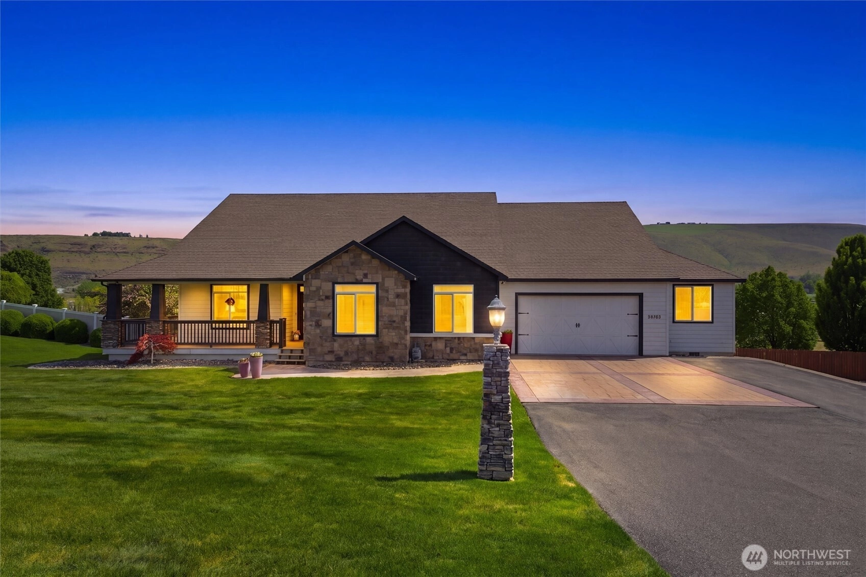 98303 E Ridgeview Dr Kennewick WA 99338