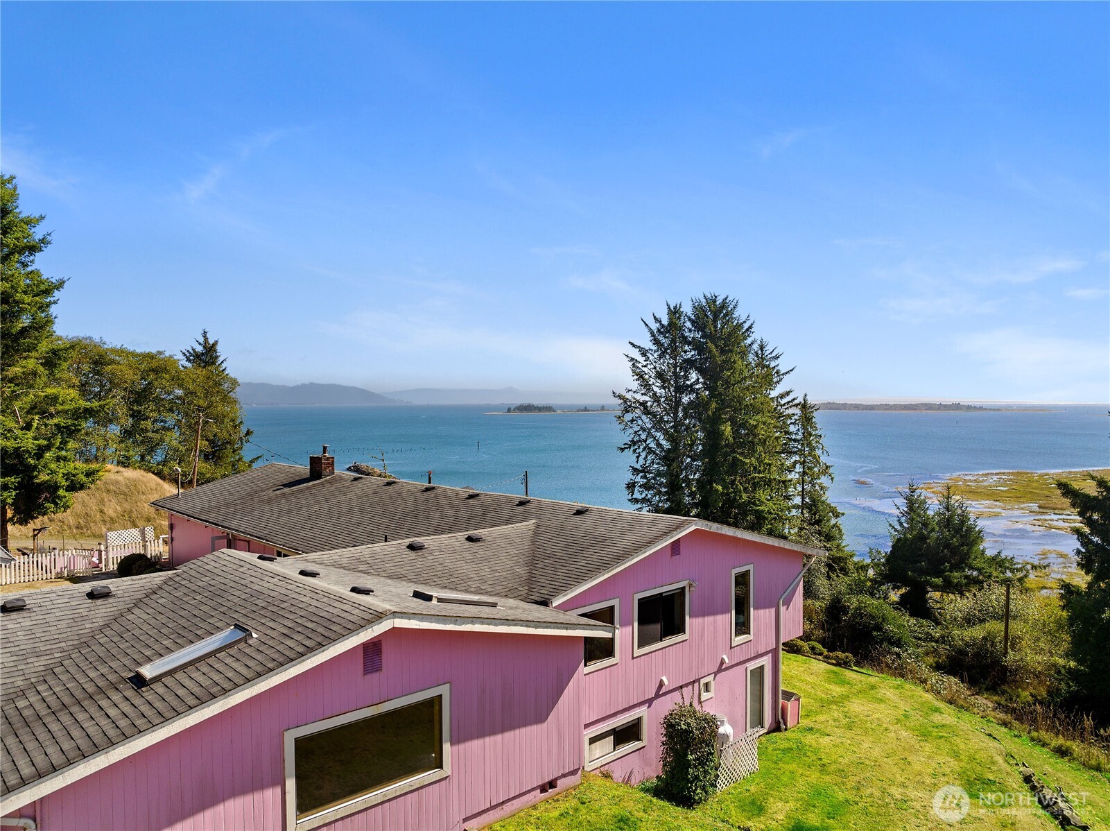 193 Robert Gray Dr SW Ilwaco WA 98624