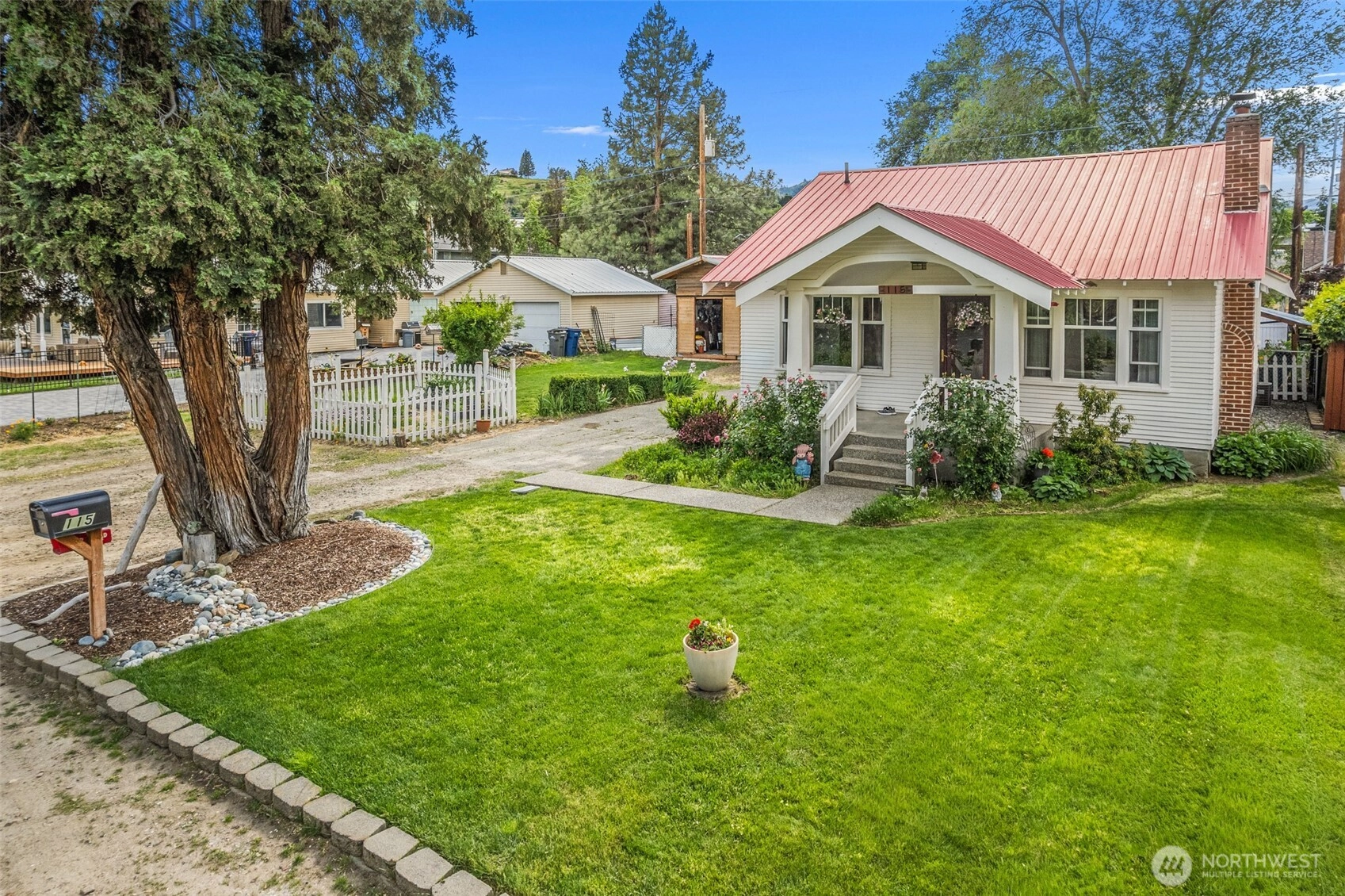 115 Riverfront Dr Unit  Cashmere WA 98815