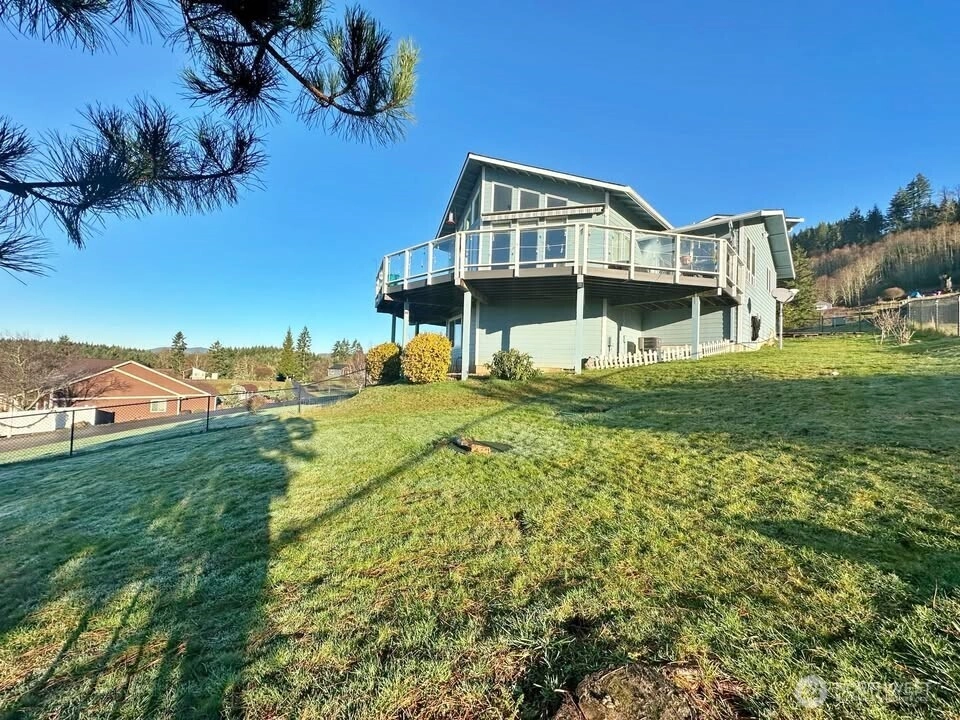 148 Pleasant Hill Dr Silver Creek WA 98585