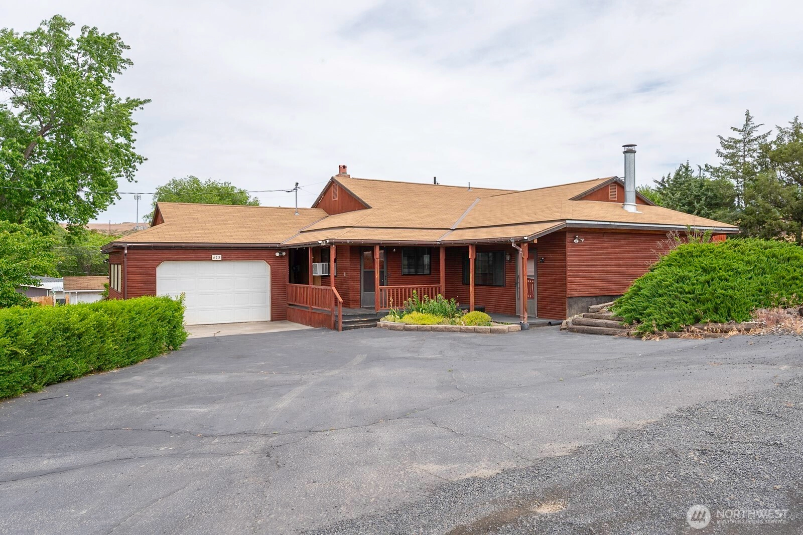 618 1st Ave NE Soap Lake WA 98851