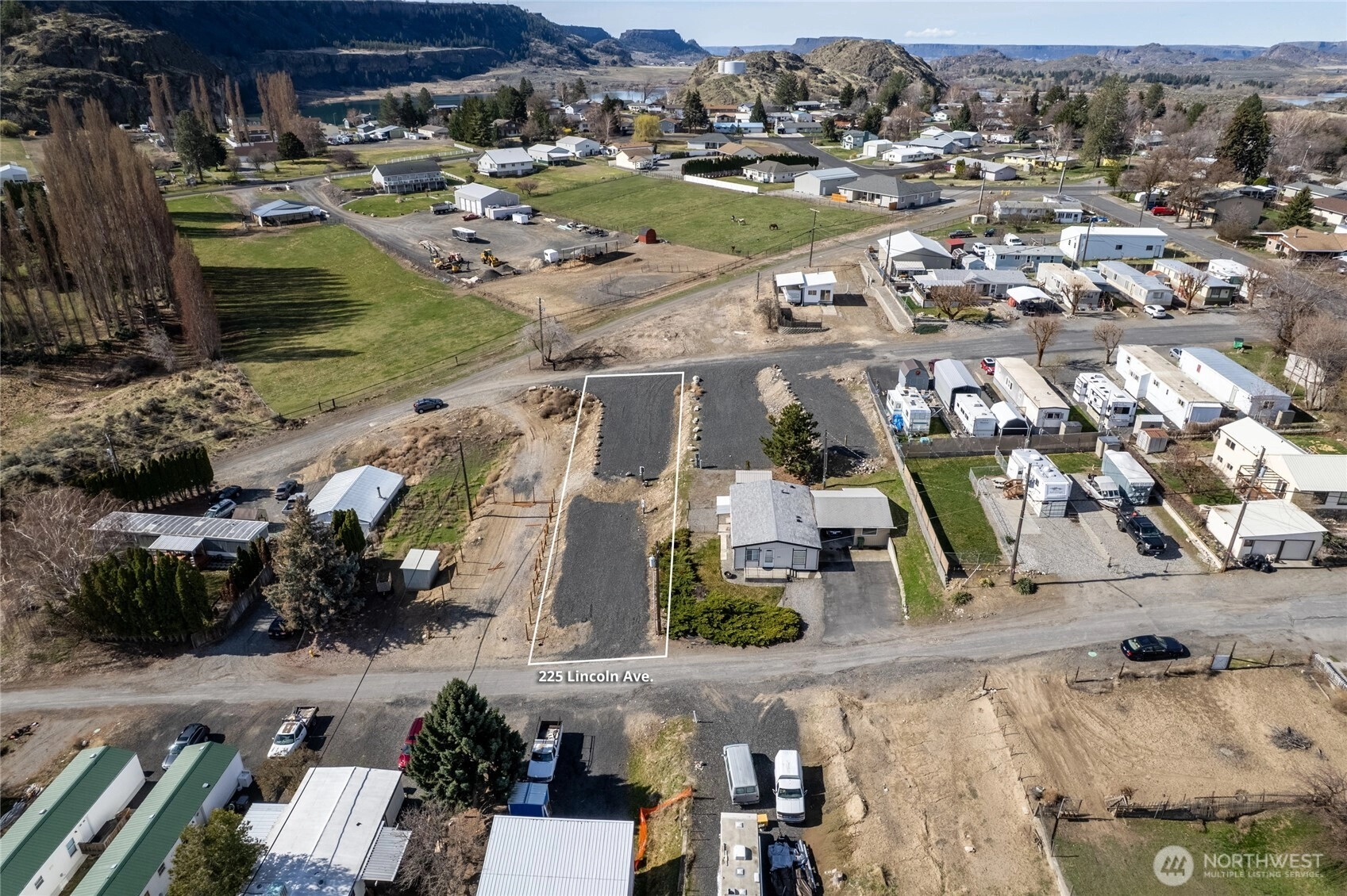 225 Lincoln Ave Electric City WA 99123