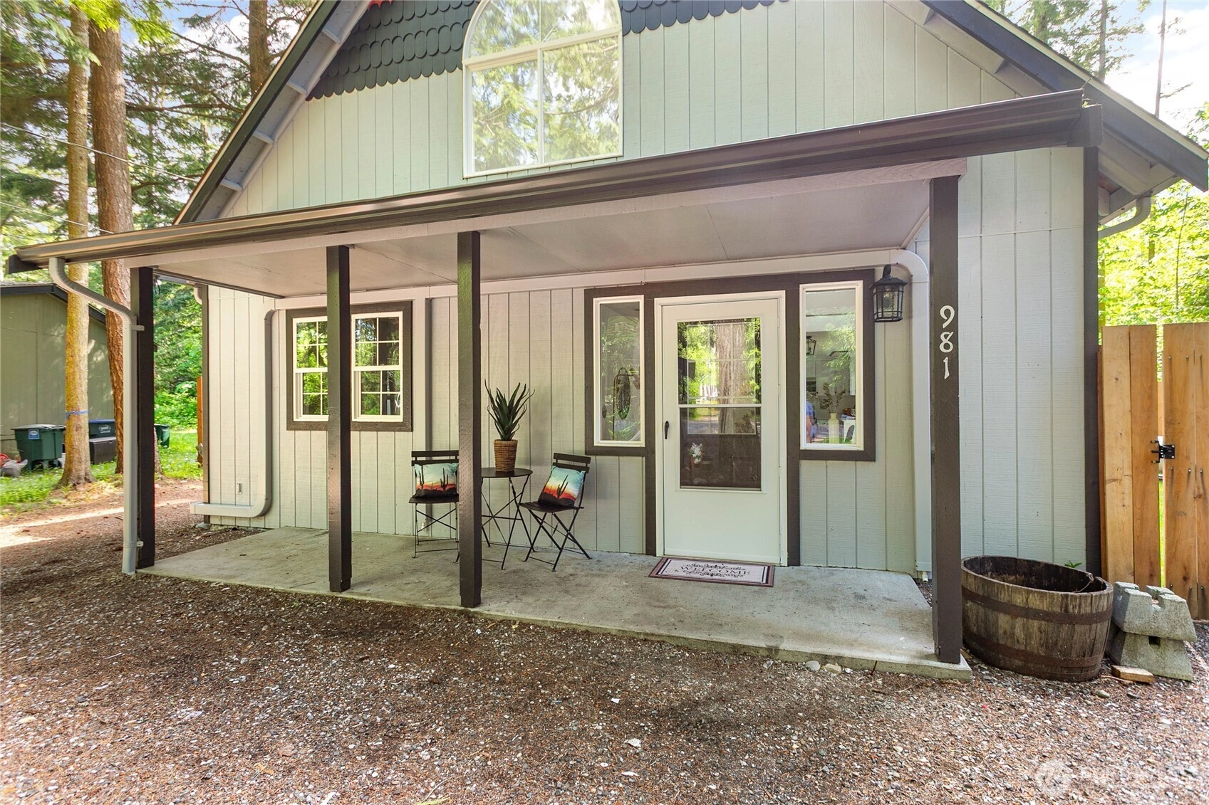 981 Red Valley Ln Maple Falls WA 98266