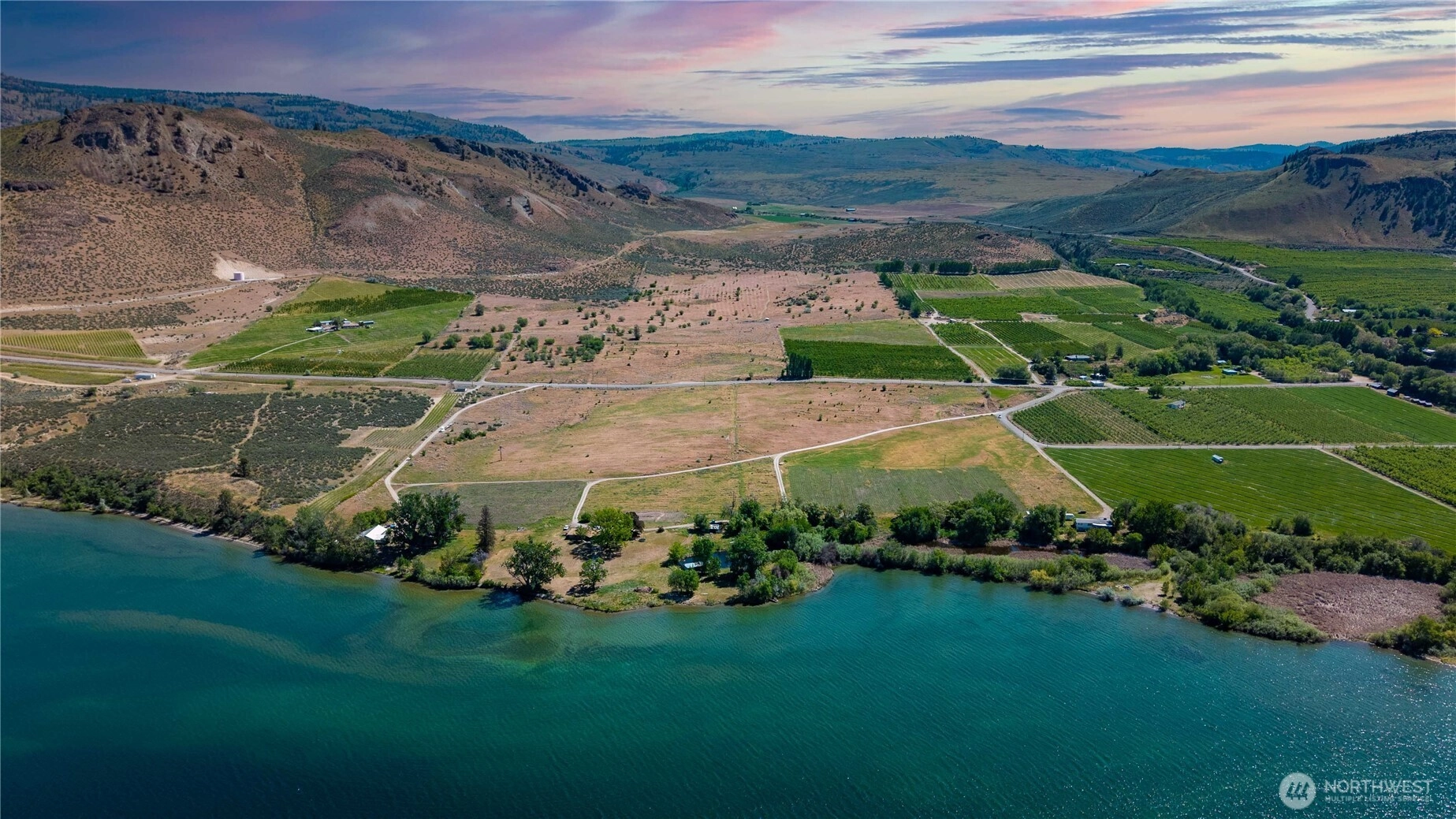 45 Thorndike Loop Rd Oroville WA 98844
