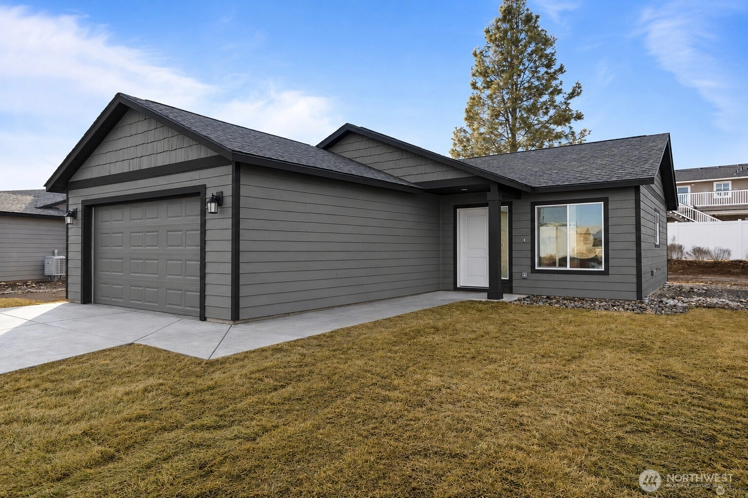 211 Poplar St NE Unit  Royal City WA 99357