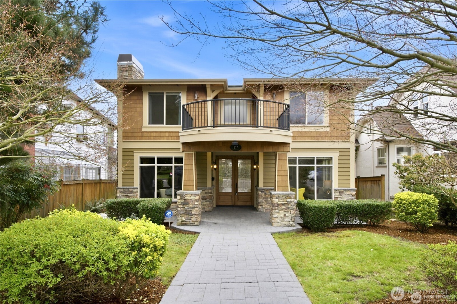 217 7th Ave W Unit  Kirkland WA 98033
