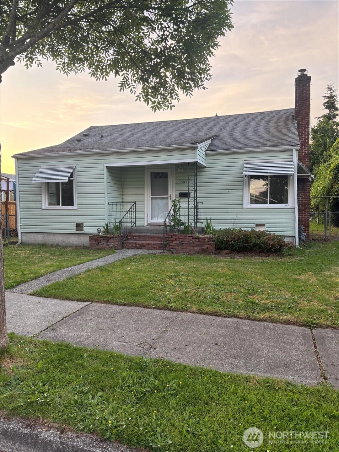 1509 Everett St Sumner WA 98390