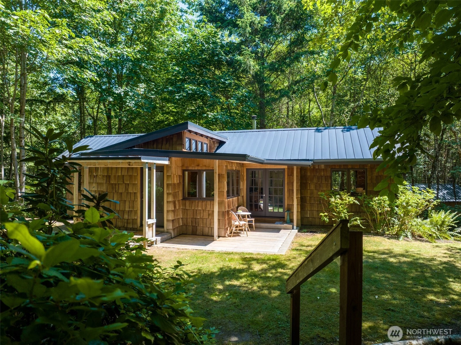 22002 Dewberry Rd NE Indianola WA 98342