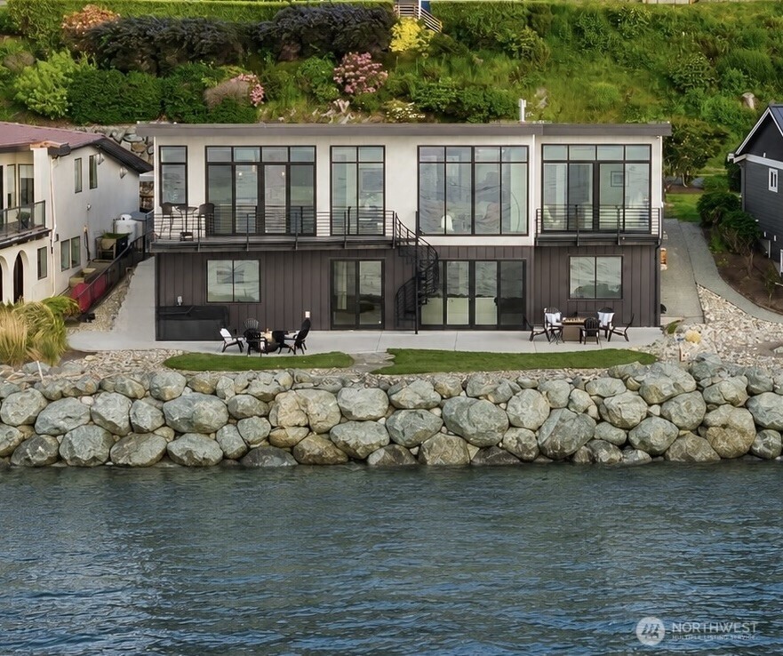 1104 Bayshore Dr Unit  Camano Island WA 98282