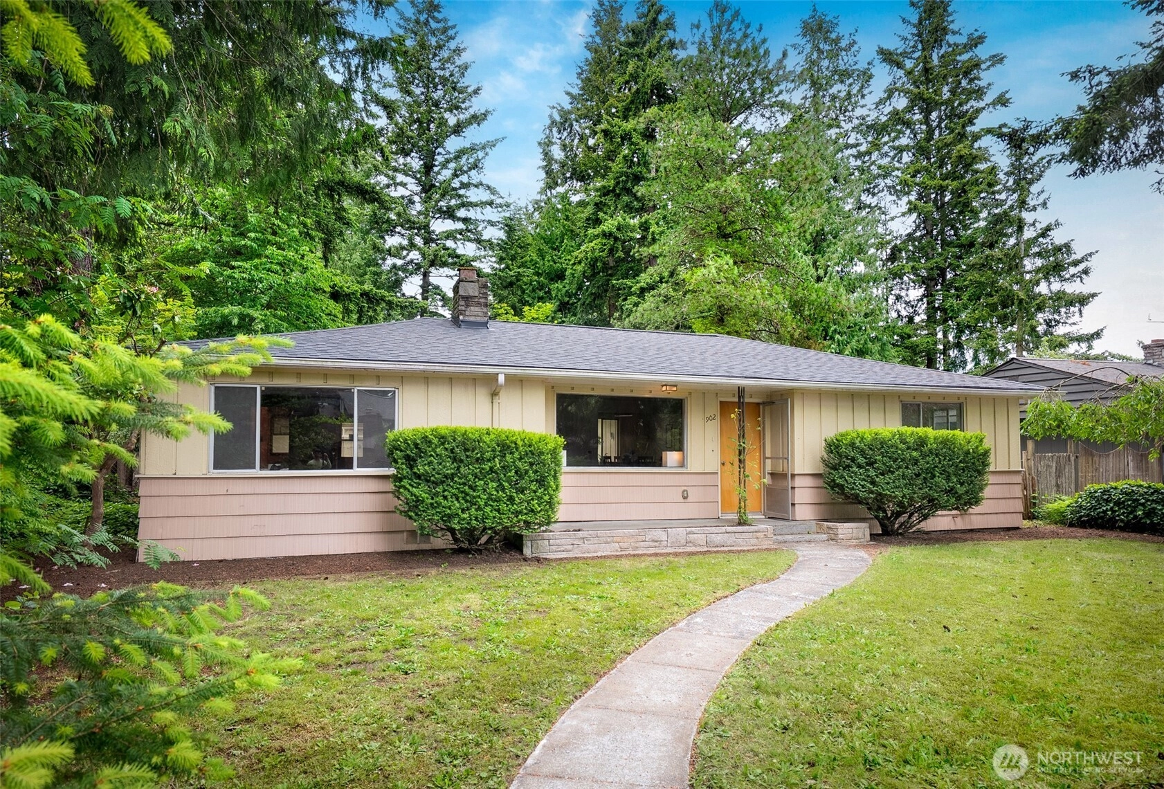 902 N 149th St Shoreline WA 98133