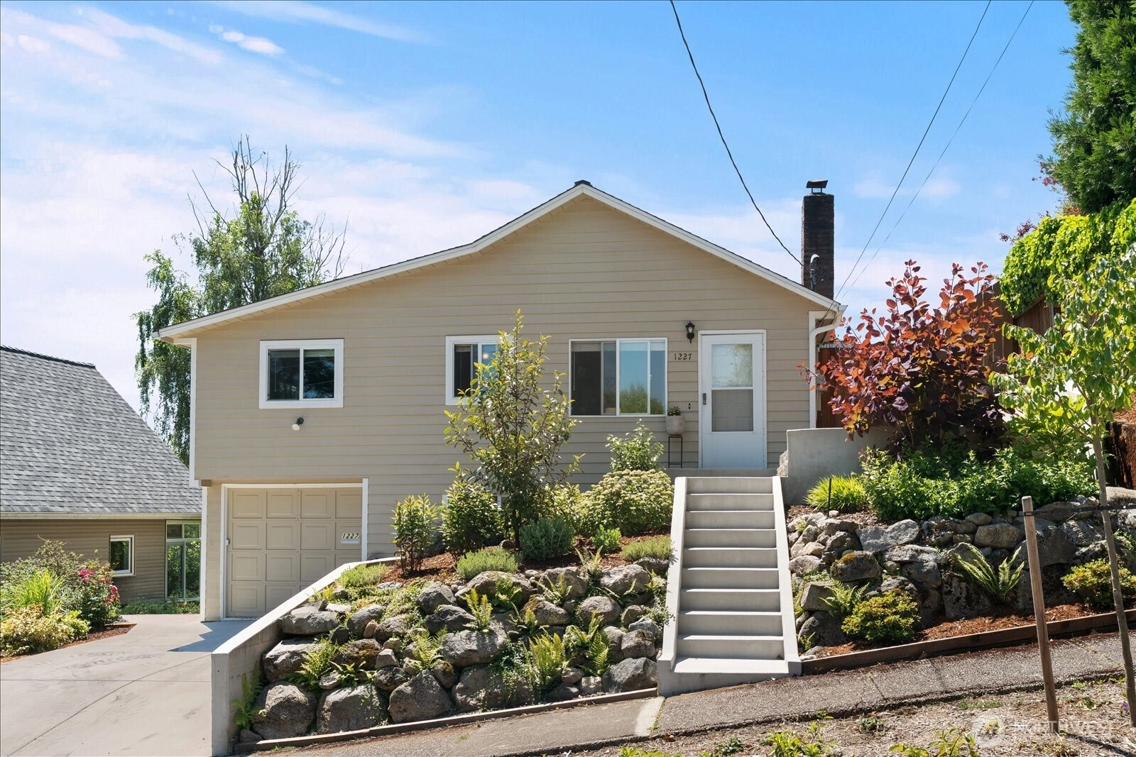 1227 S Henderson St Unit  Seattle WA 98108