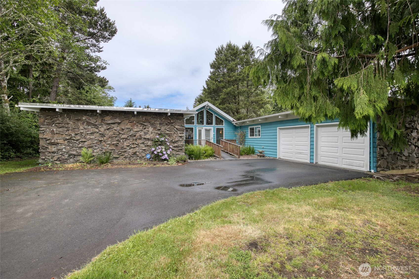 18 Sunset Blvd Hoquiam WA 98550