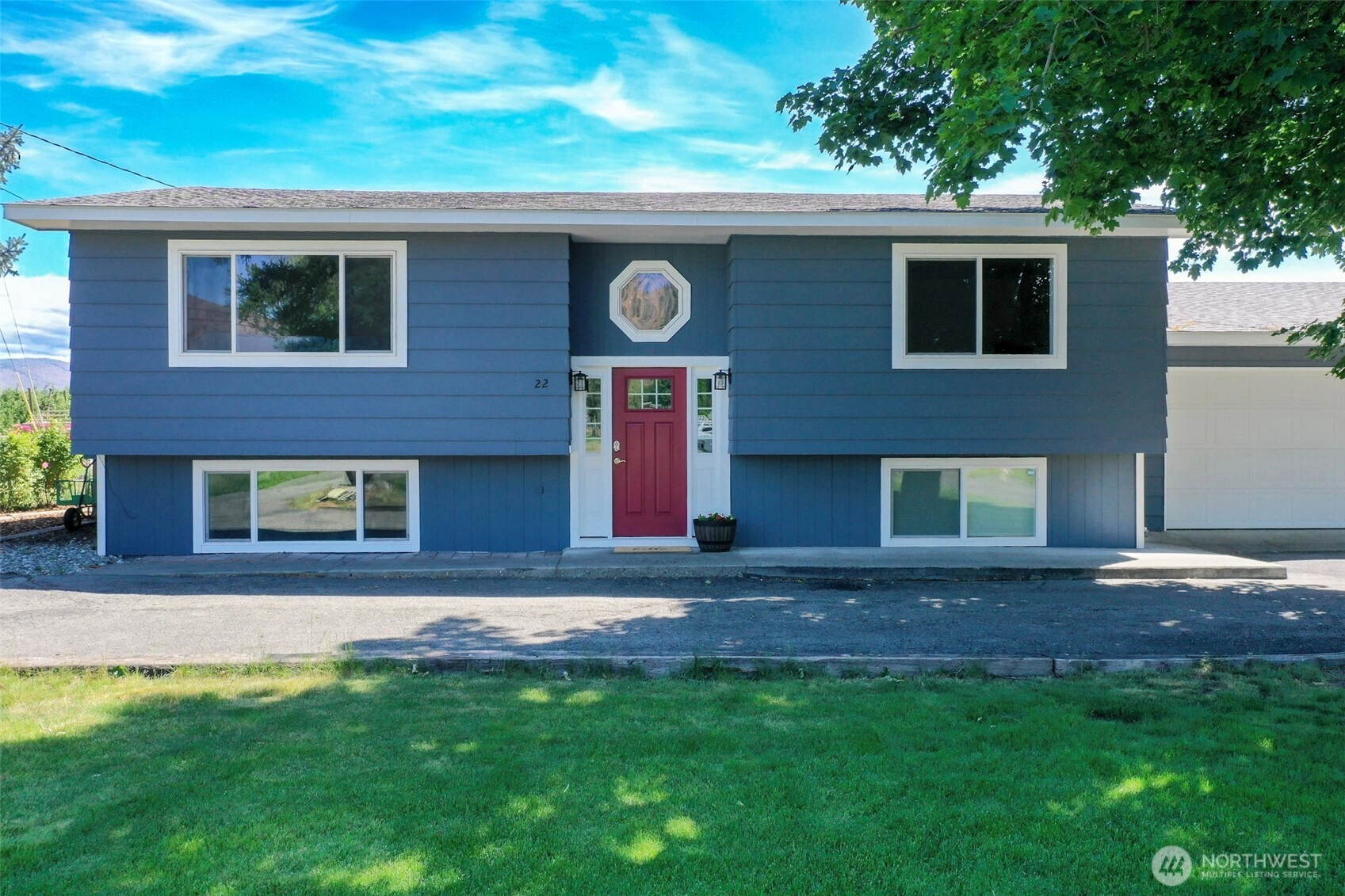 22 Weatherstone Rd Omak WA 98841