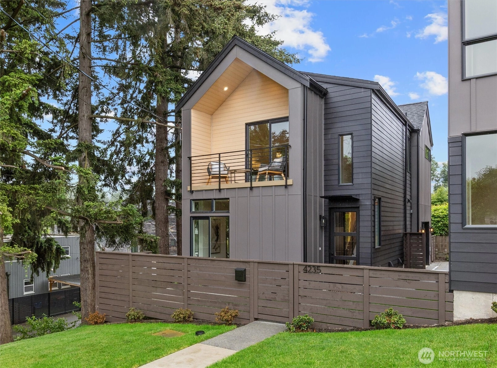 4235 S Bradford St Seattle WA 98118