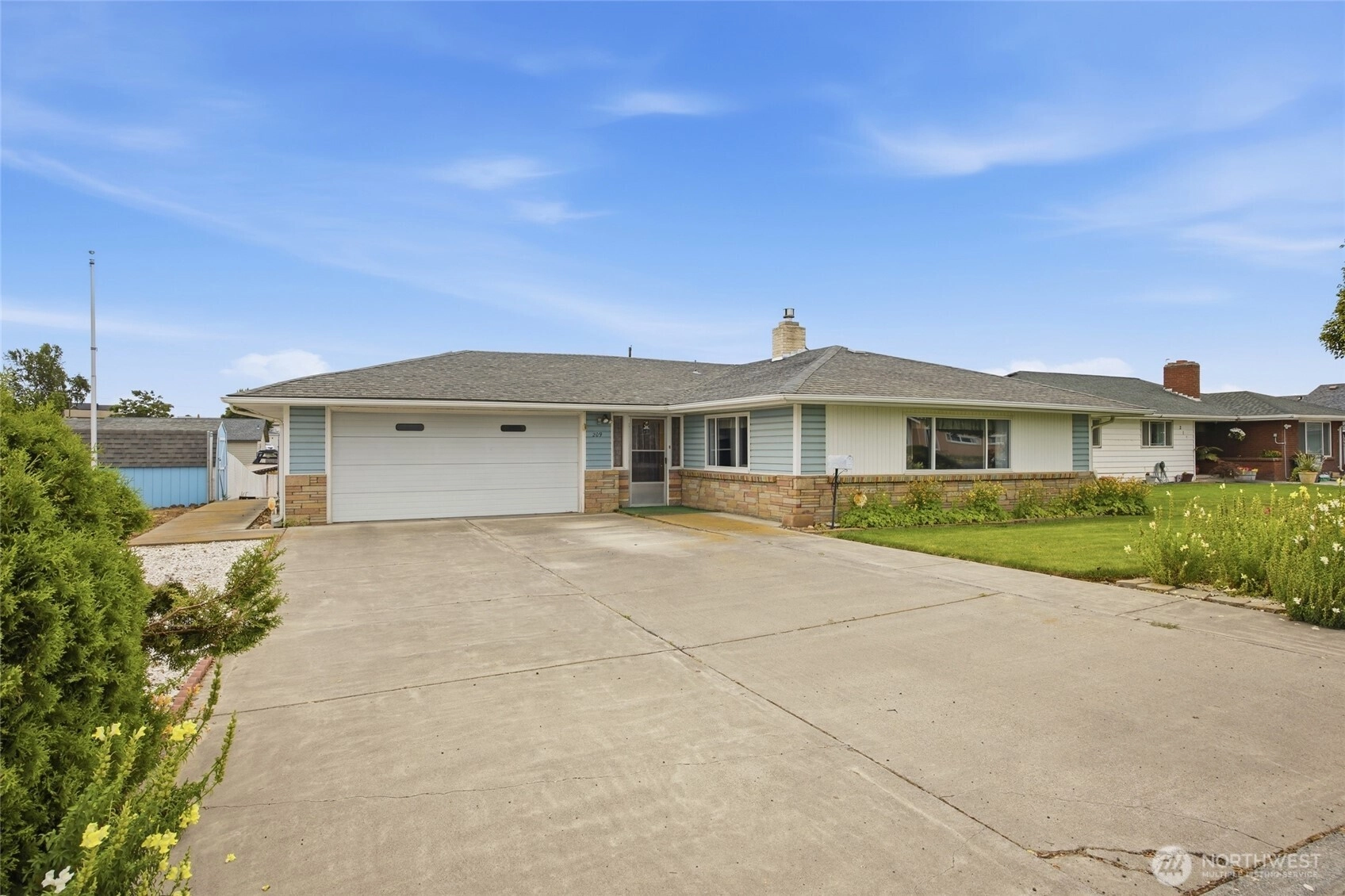 209 W 5th St Unit  Warden WA 98857