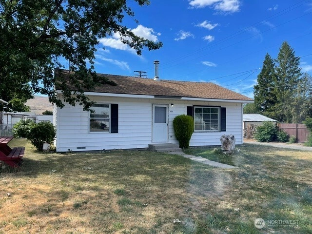 530 16th St Bridgeport WA 98813